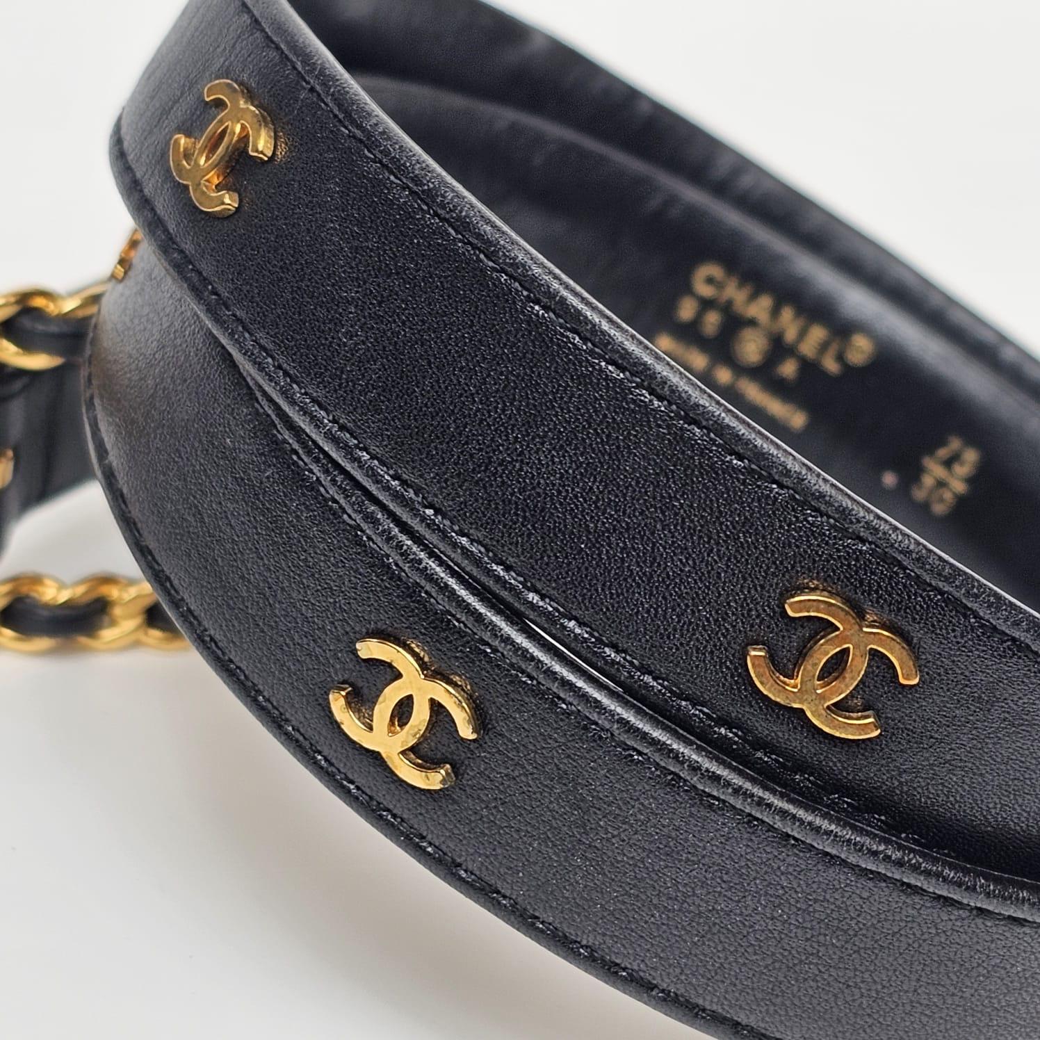Vintage By 1996 Chanel Cintura sottile in pelle d'agnello nera CC in vendita 5