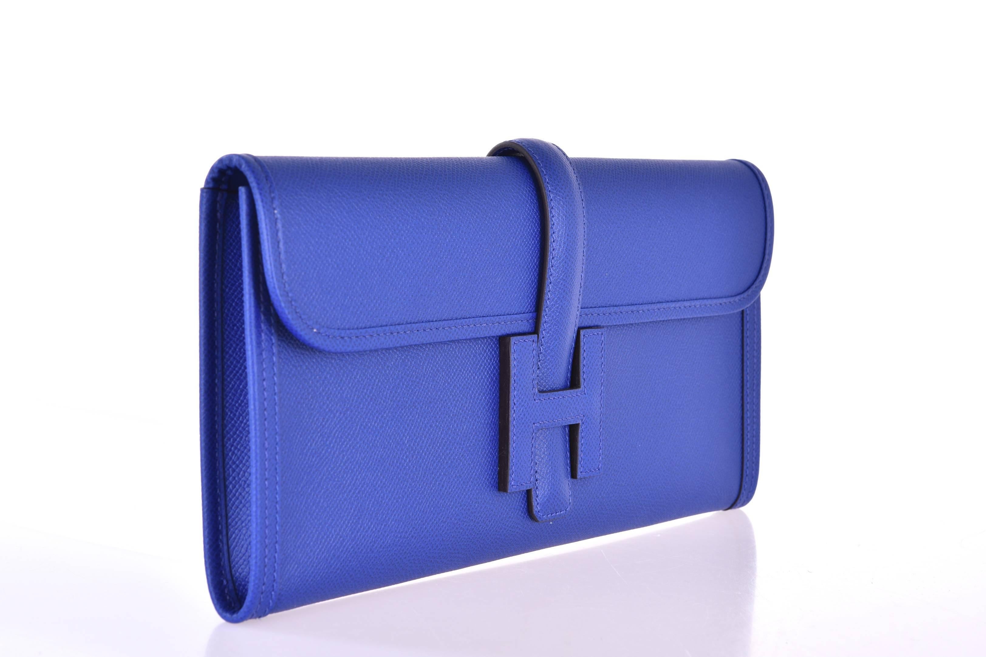 New! Hermes Jige Elan clutch in 29cm Blue Electric, Epsom leather.

 
Condition: New 
 
Measurements:  11.5