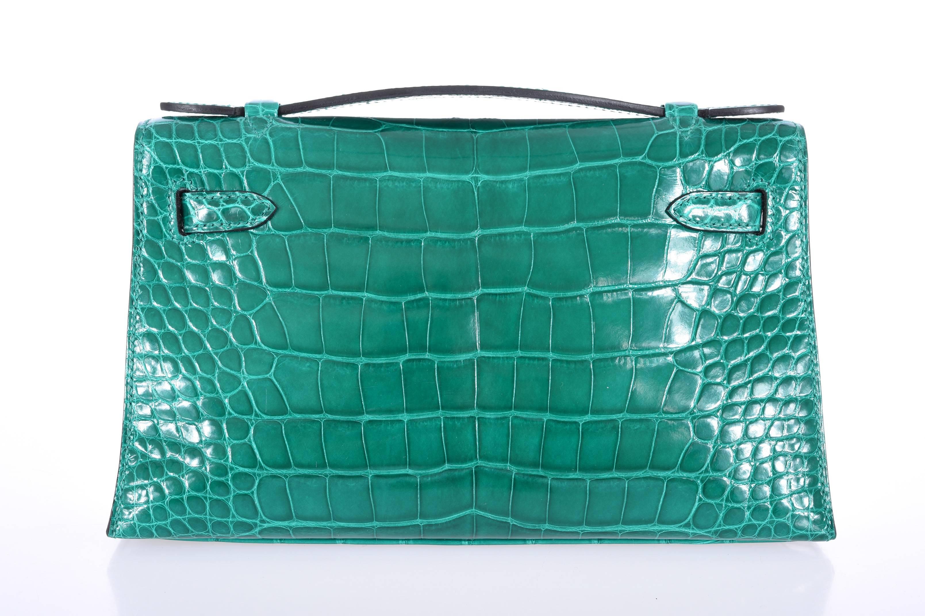 Hermes Kelly Pochette Clutch Vert Emerald Alligator Gold Hardware JaneFinds In New Condition In NYC Tri-State/Miami, NY