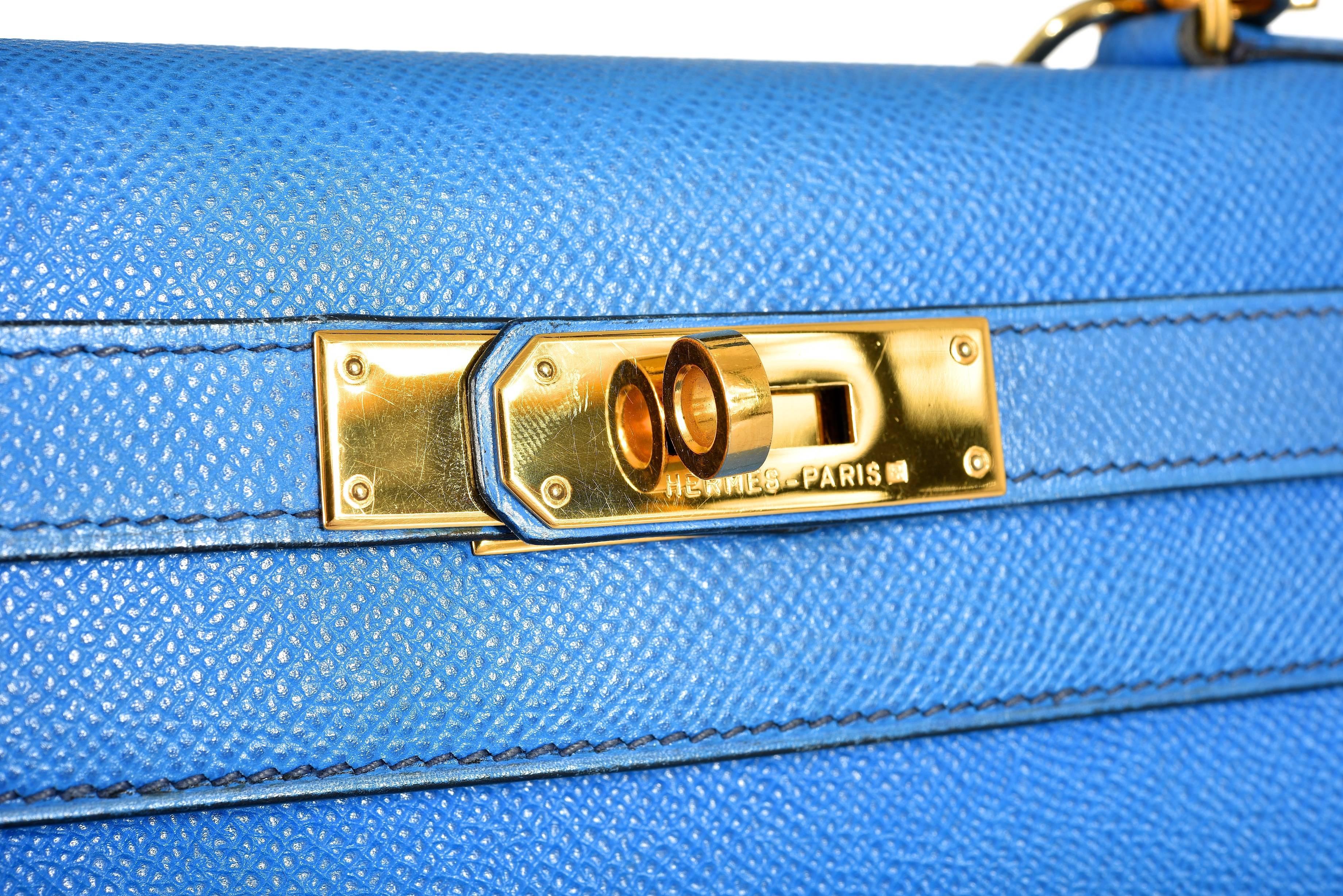 Hermes Kelly Bag 28cm with Gold hardware Stunning Blue France Courchevel leather In Excellent Condition For Sale In NYC Tri-State/Miami, NY