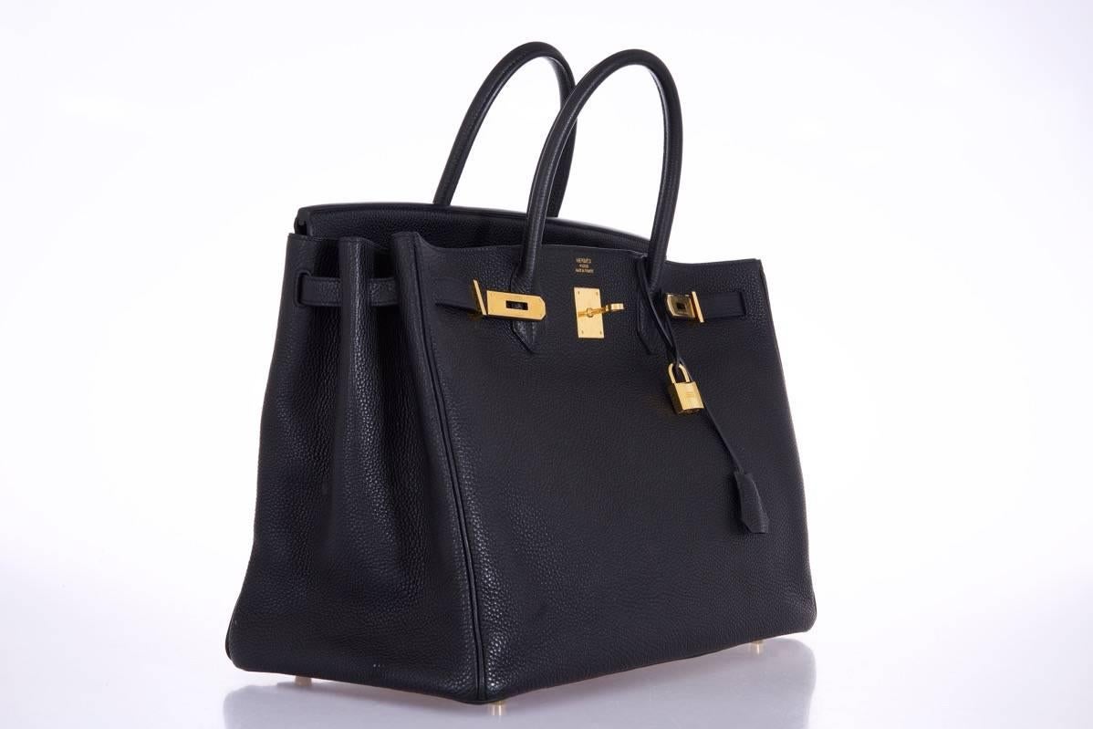 Very Special Hermes 40cm Black Togo Birkin Bag with Gold Hardware. Pre- loved in excellent condition!

Excellent 
This Bag Measures: 15.75 (40.5cm) Length x 11in (28cm) Height x 5.5in (14cm) Depth

This 40cm  Birkin bag by Hermès in classic Black
