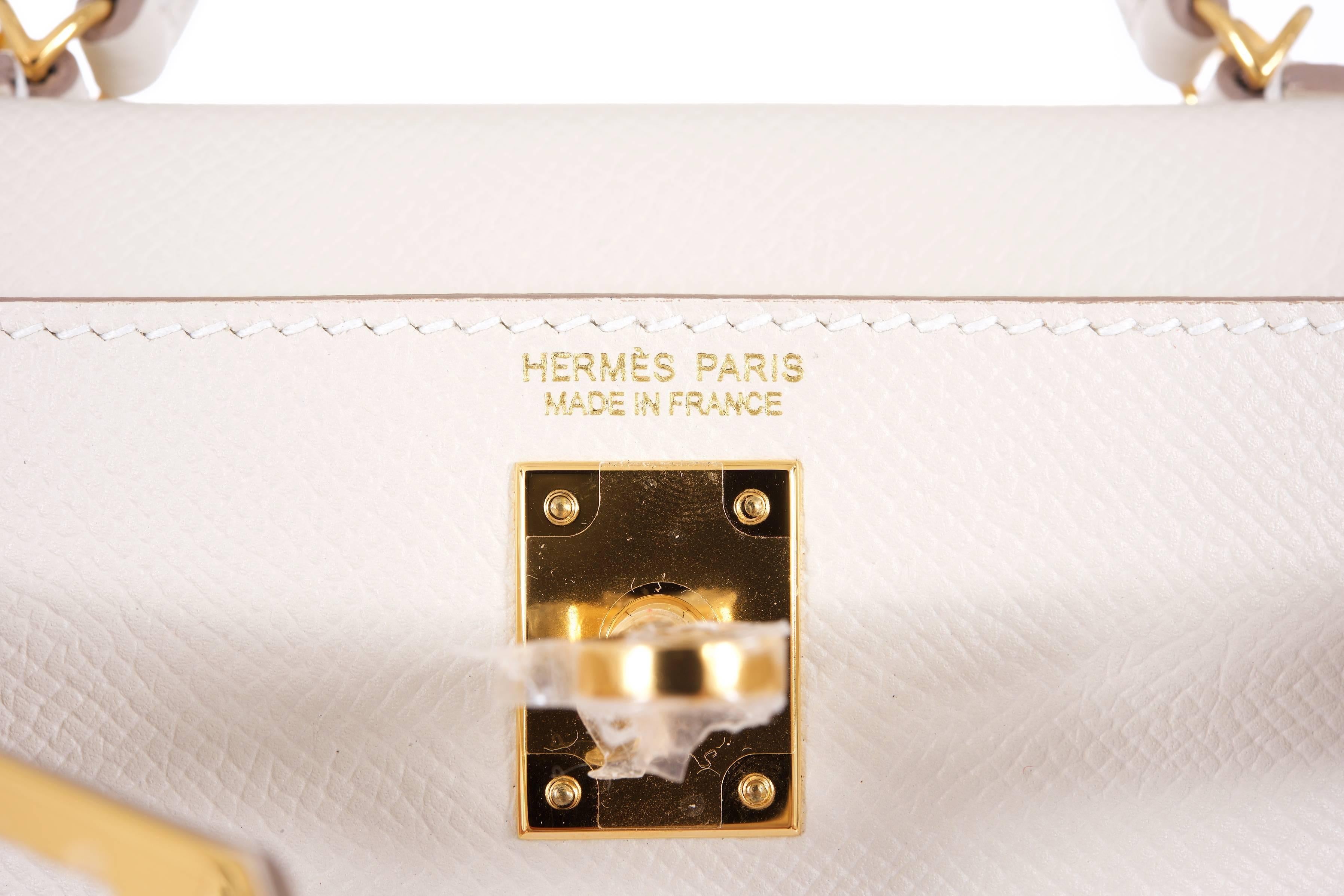 Limited Edition Hermes 20cm Craie Epsom Mini Sellier Kelly Bag gold Hardware In New Condition In NYC Tri-State/Miami, NY