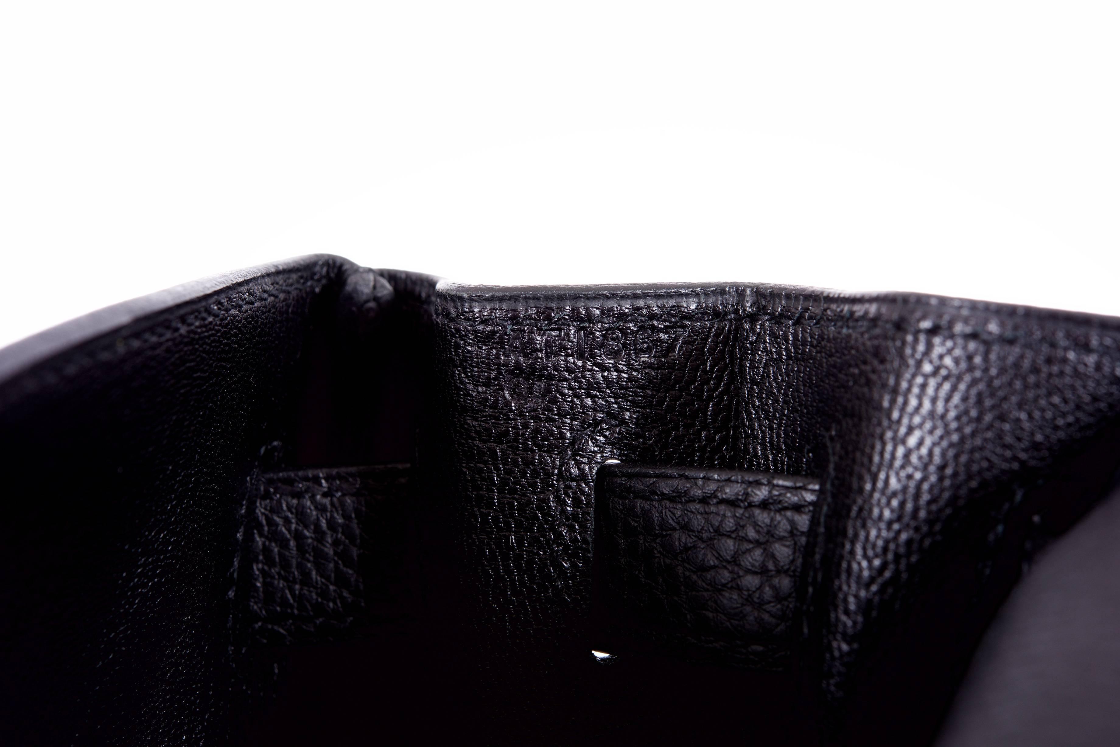 Women's or Men's HERMES Kelly Bag 28cm Black Togo with Gold hardware Stunning combo For Sale