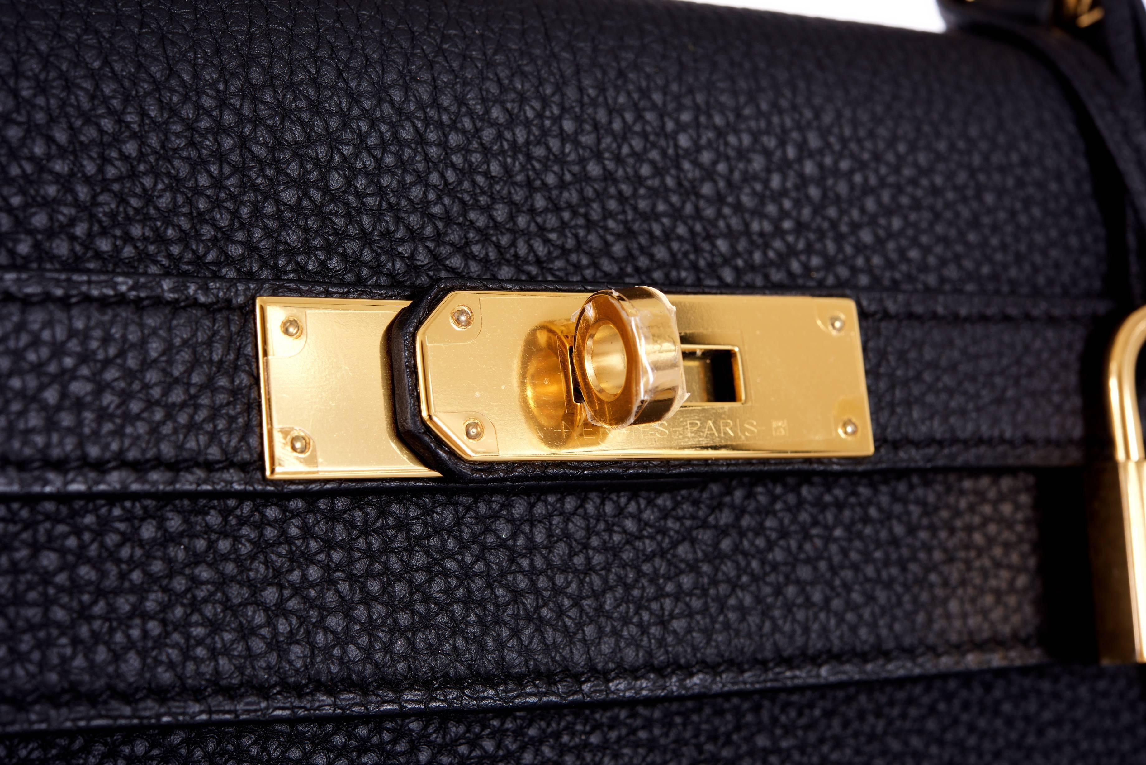 HERMES Kelly Bag 28cm Black Togo with Gold hardware Stunning combo For Sale 3