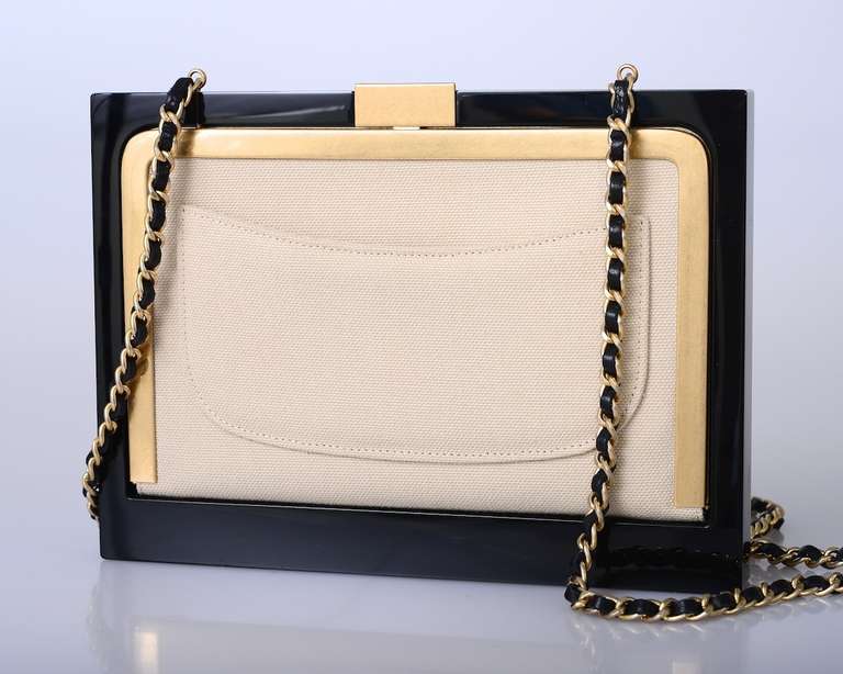 LIMITED EDITION RUNWAY CHANEL FRAME BAG PLEXIGLASS U MUST c In Excellent Condition In NYC Tri-State/Miami, NY