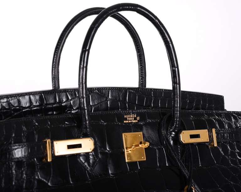 This Is A Very Special Bag! Hermes Birkin 40Cm In The Most Beautiful Black Semi Matte Alligator & Chevre Interior.
The Hardware Is Gold.

Incredible Gator! The Scales Are Truly Beautiful And Perfect! The Bag  Is In Very Good Condition. The