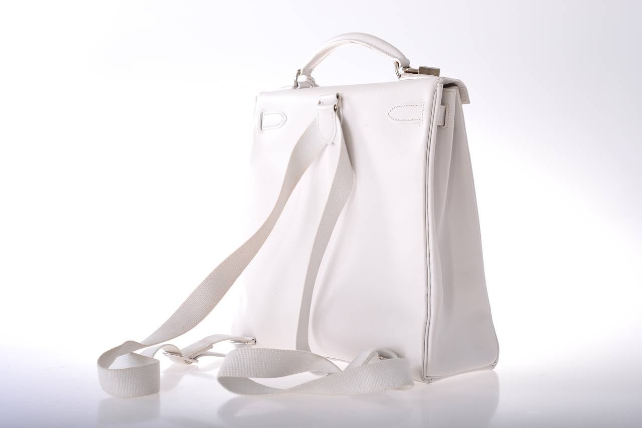 As always, another one of my fab finds. Hermes super rare Kelly ADO GM in white EPSOM leather!
Stunning vintage Hermes Kelly! The look is new and fresh. White epsom leather with palladium hardware. The shape is a head turner. Adjust the straps and