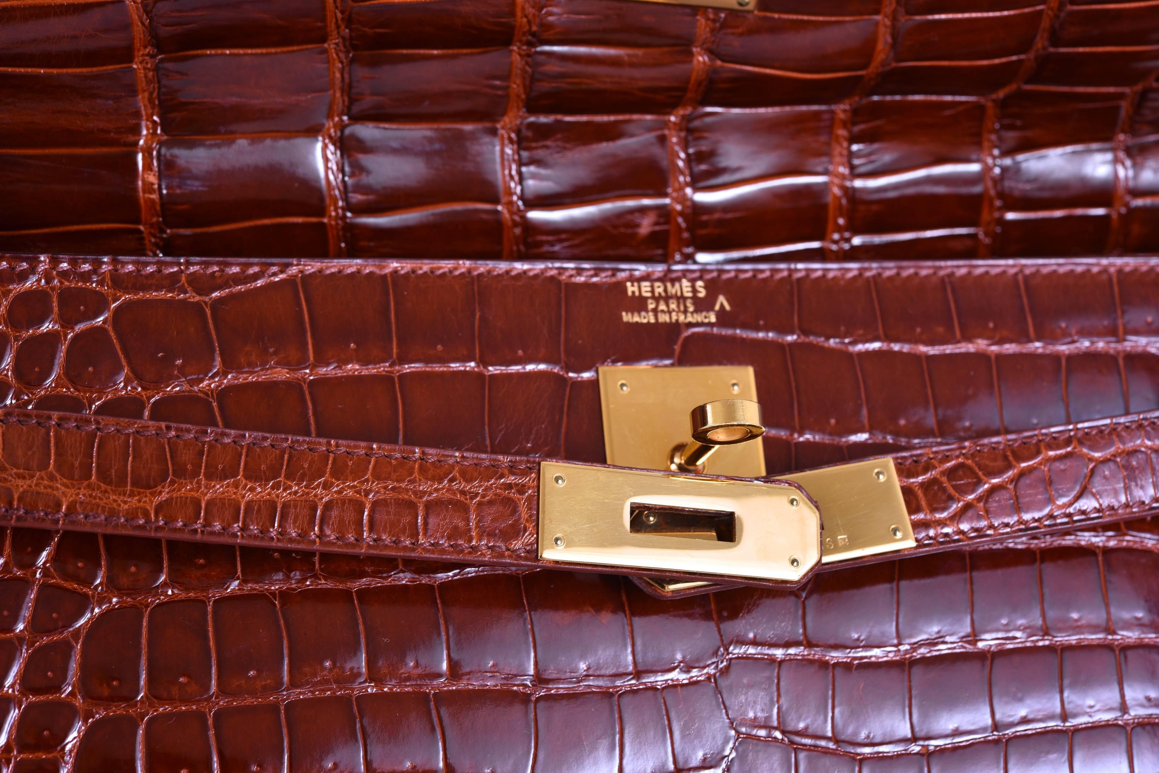 HERMES KELLY BAG 32CM MIELE POROSUS CROCODILE GOLD HARDWARE JaneFinds In Excellent Condition In NYC Tri-State/Miami, NY