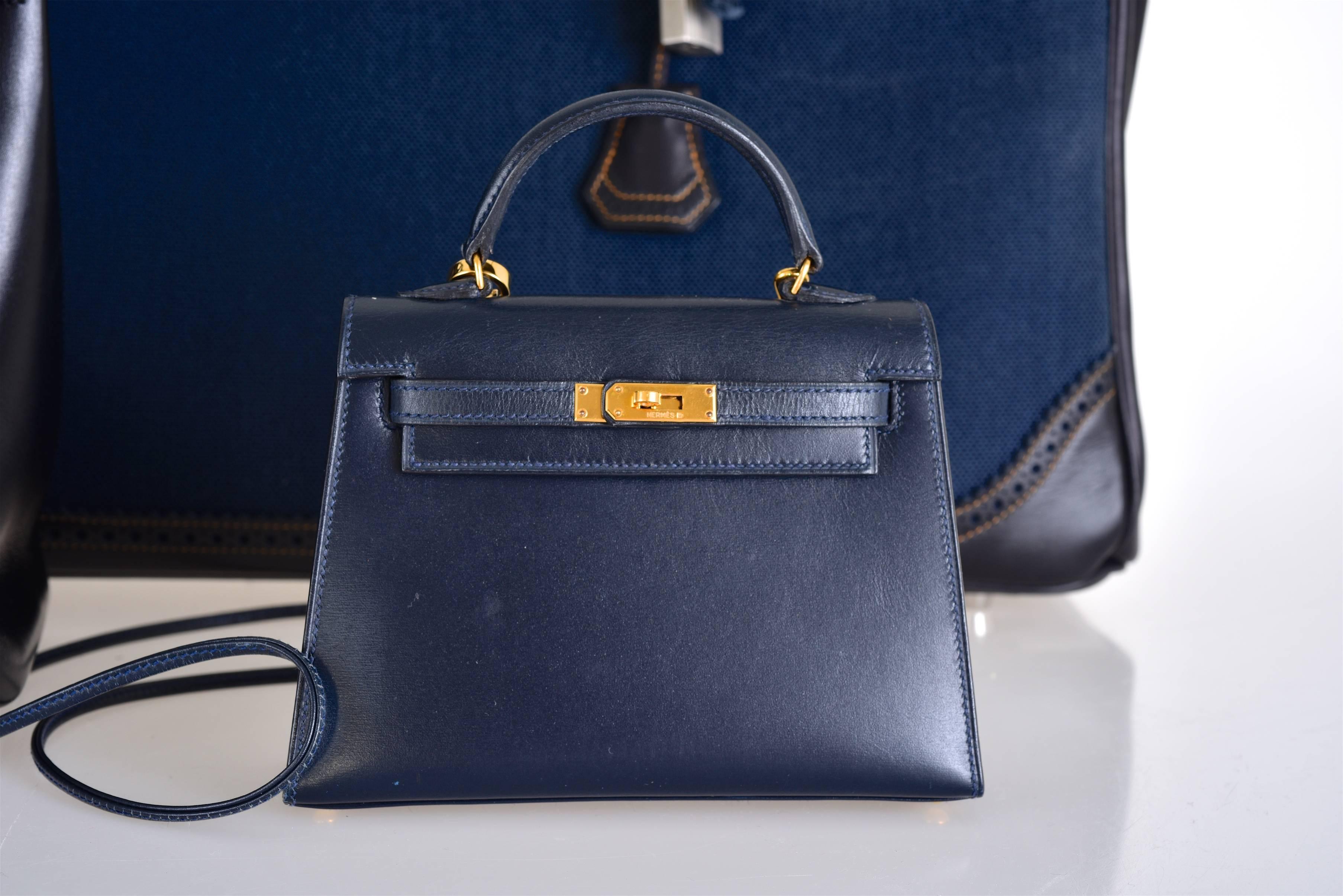 HERMES KELLY SELLIER 15 CM SUPER RARE BLUE INDIGO GOLD HARDWARE JaneFinds In Excellent Condition For Sale In NYC Tri-State/Miami, NY
