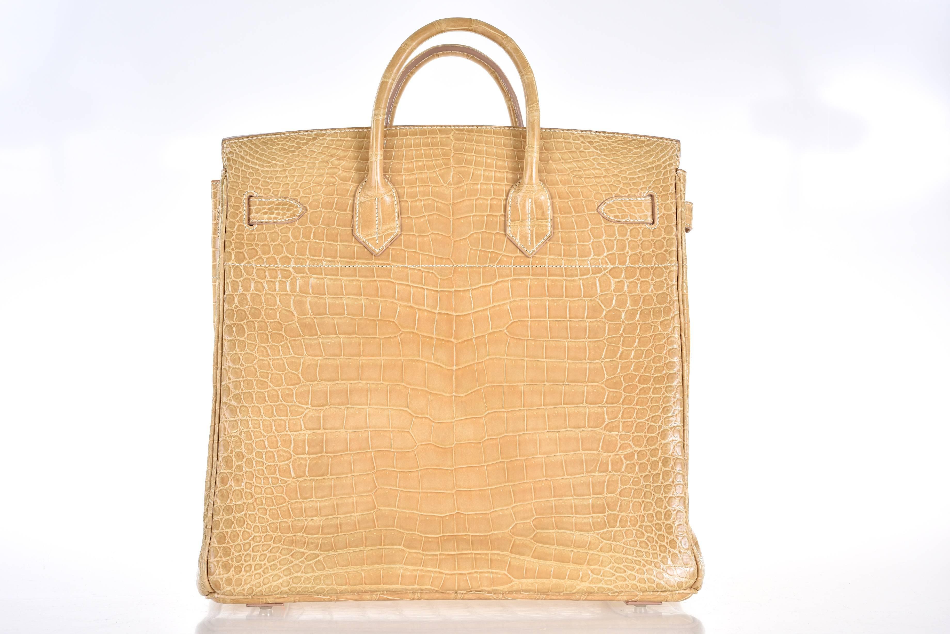 Hermes 40cm HAC Birkin Poussiere Porosus Crocodile JaneFinds In Excellent Condition For Sale In NYC Tri-State/Miami, NY