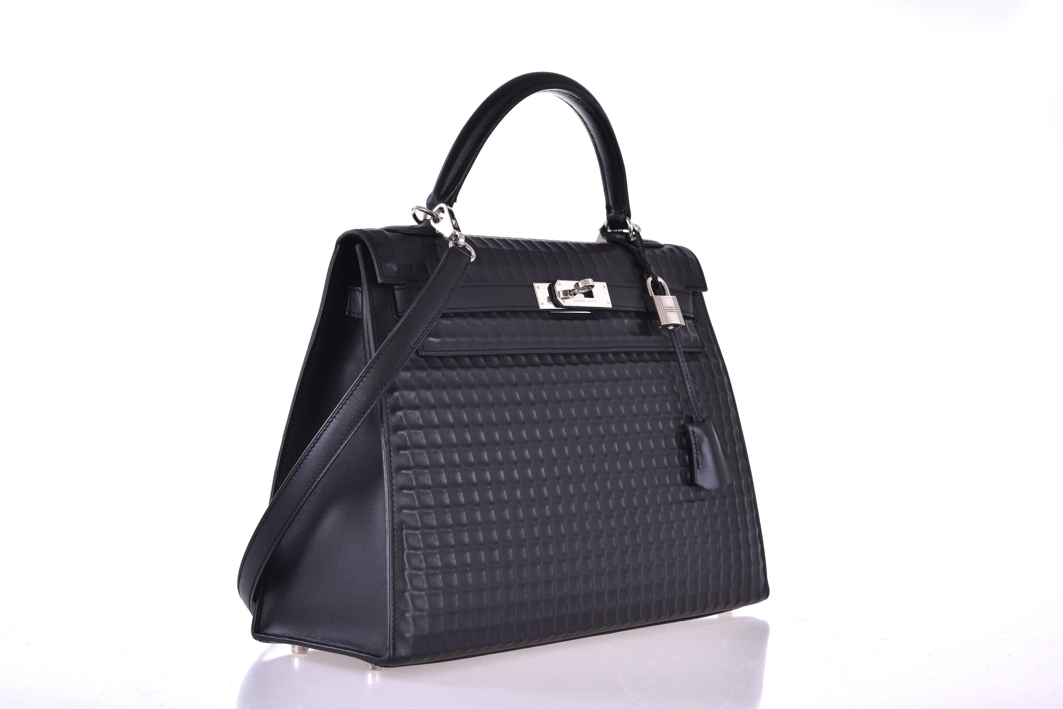 Hermes Kelly 32cm Black Waffle Sellier palladium Hardware JaneFinds In Excellent Condition In NYC Tri-State/Miami, NY