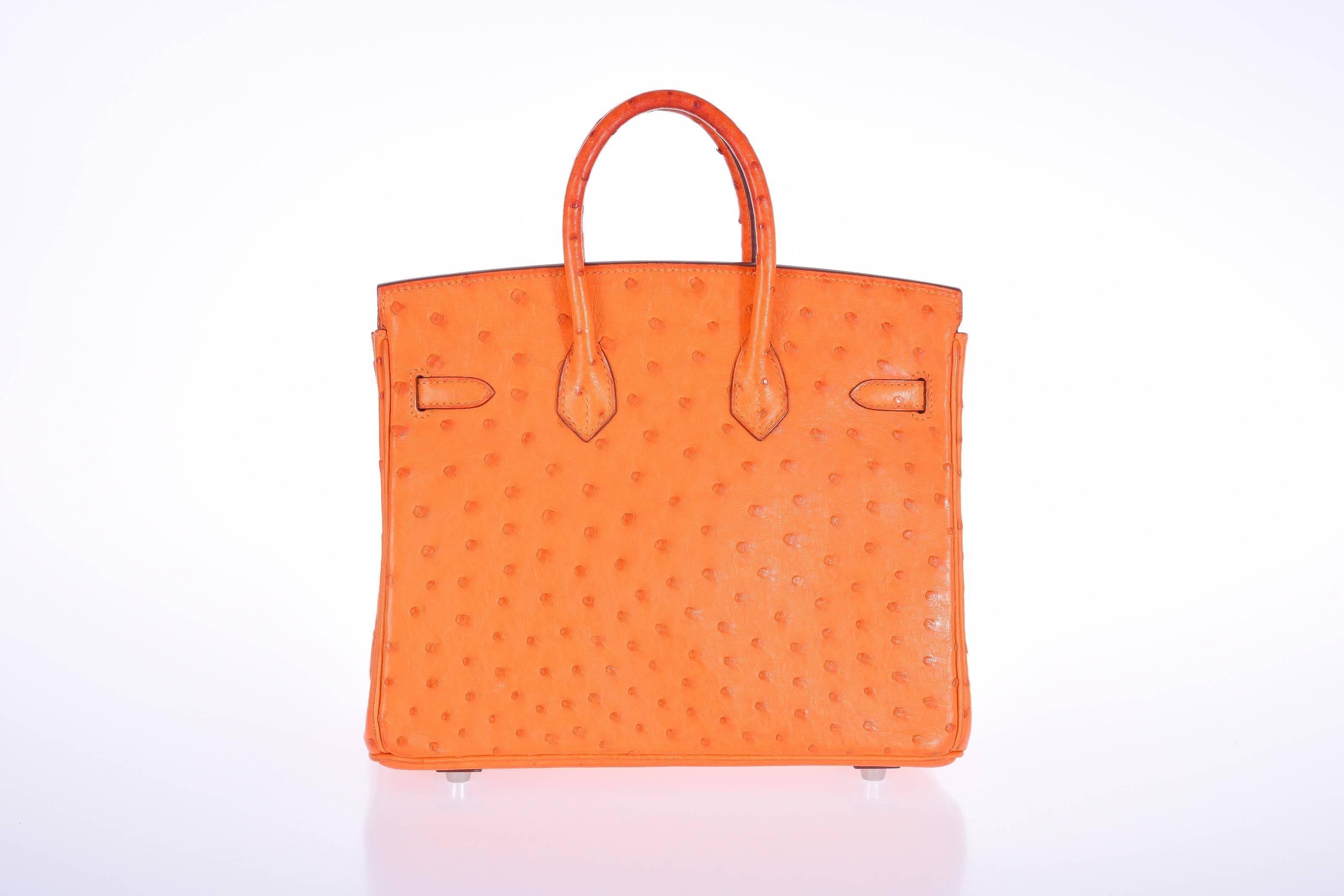 Hermes Birkin Bag 25cm Birkin Ostrich Orange with Palladium Hardware JaneFinds In Excellent Condition For Sale In NYC Tri-State/Miami, NY