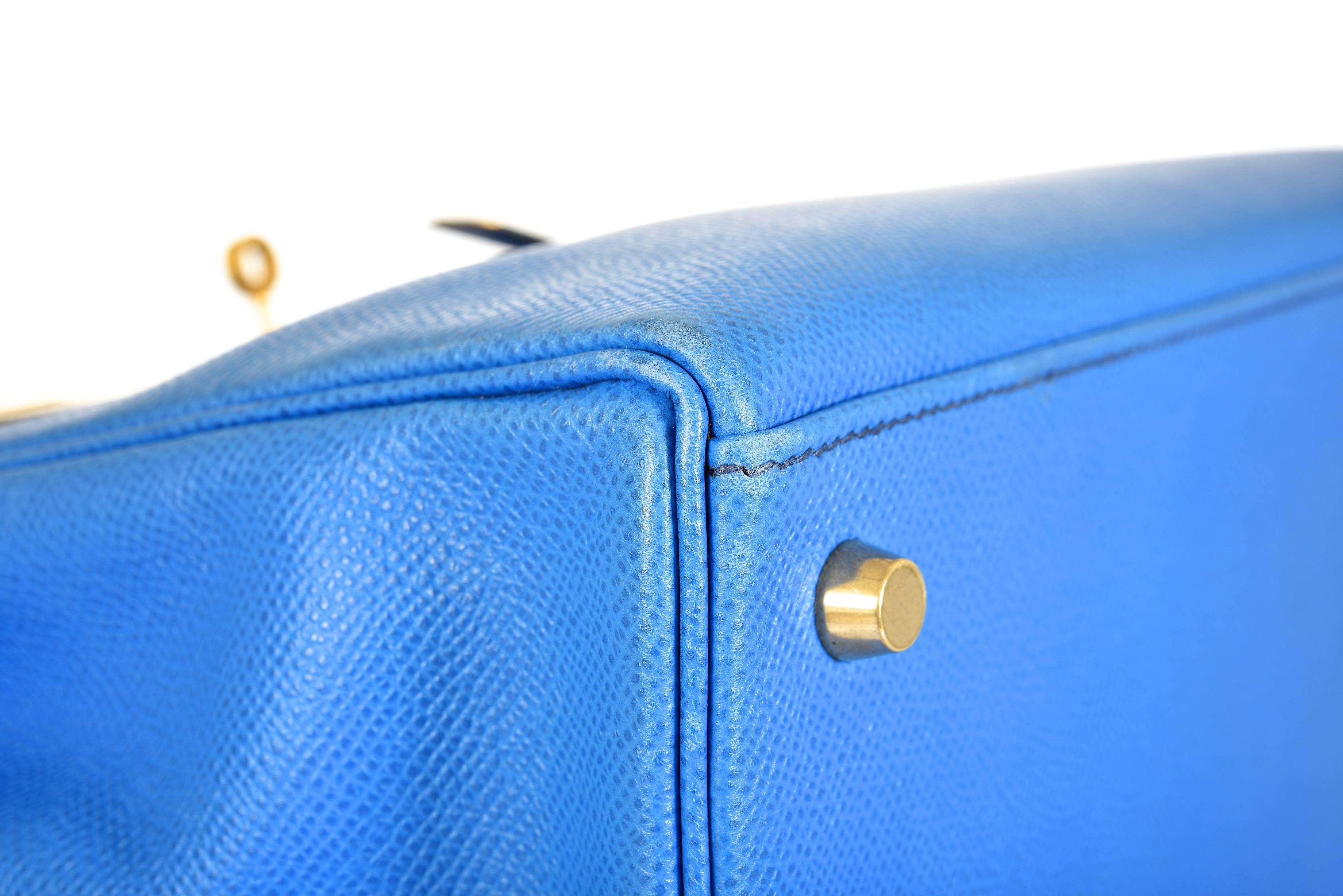Hermes Kelly Bag 28cm with Gold hardware Stunning Blue France Courchevel leather For Sale 1