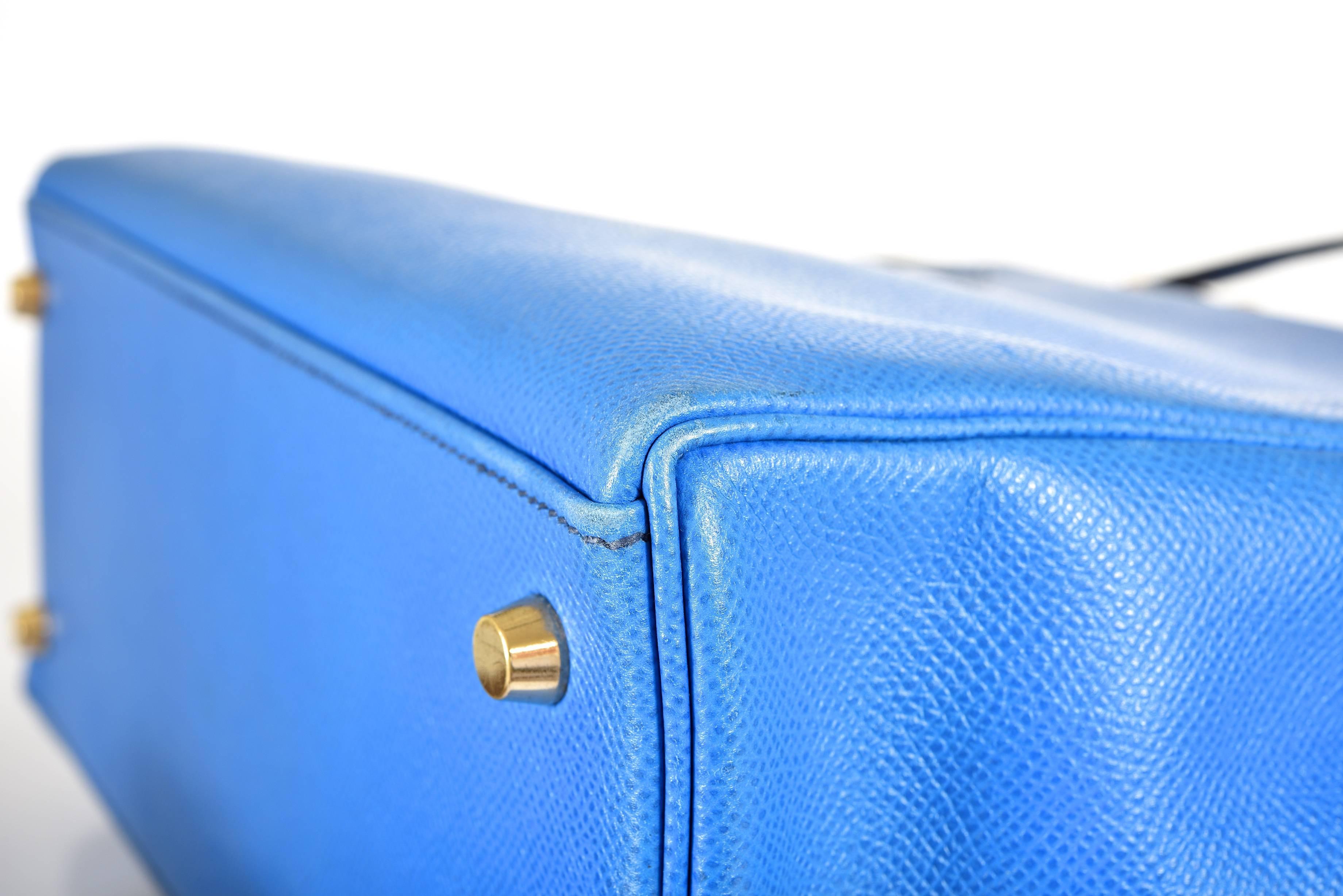 Hermes Kelly Bag 28cm with Gold hardware Stunning Blue France Courchevel leather For Sale 3