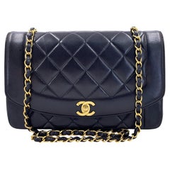 Bolso Diana mediano de piel de cordero negro vintage de Chanel de 1994, 24k GHW 64653