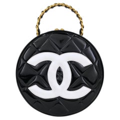 Chanel 1995 "Barbie" Round Patent Circle Vanity Case Bag 24k GHW 69164