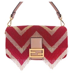 Bolso Baguette de FENDI con flecos bordados a mano, rojo y marfil, con abalorios y doble uso, GHW 69435