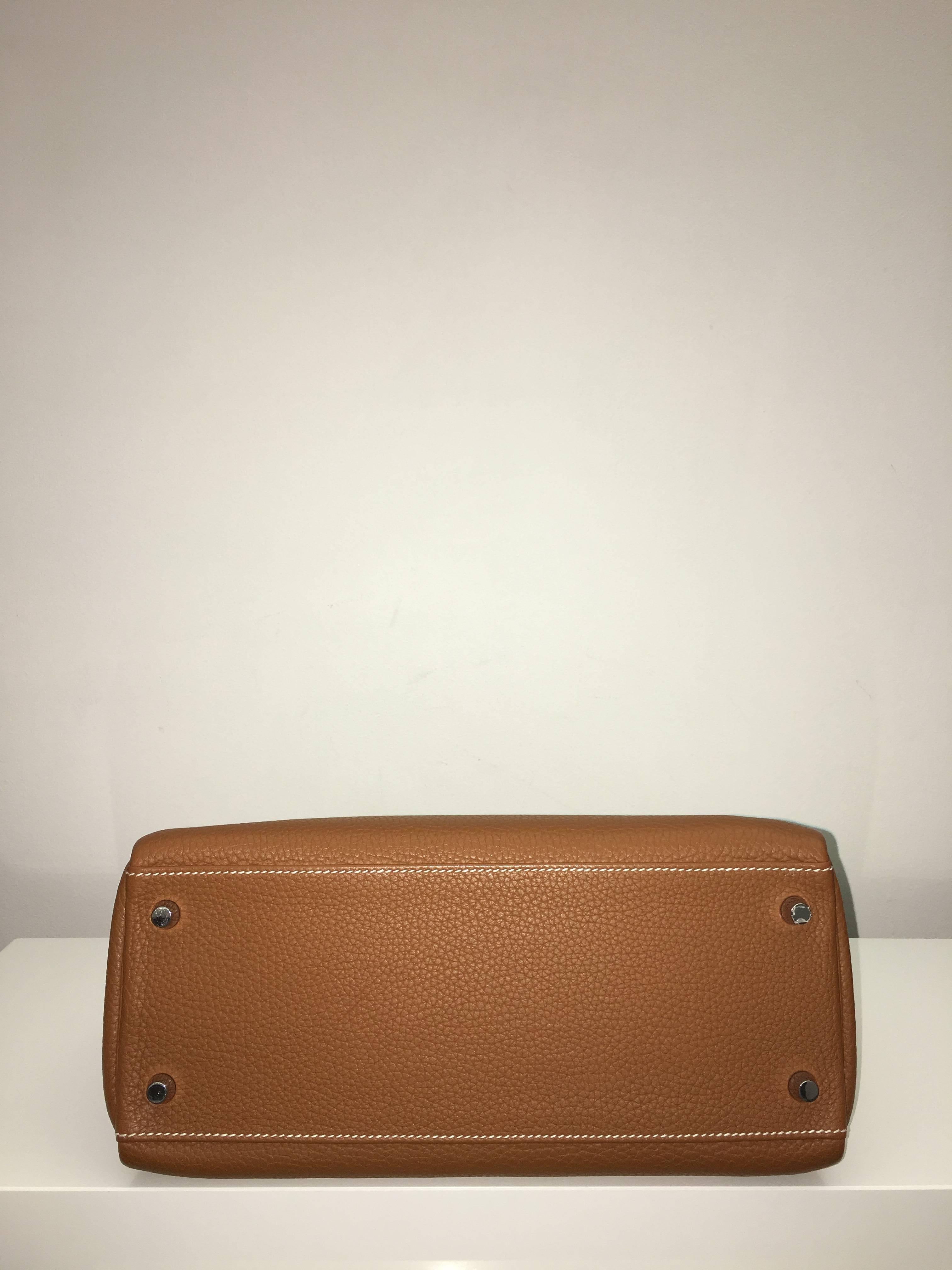 Brand New Hermes Kelly 28 Camel Gold Togo PHW In New Condition For Sale In London, GB