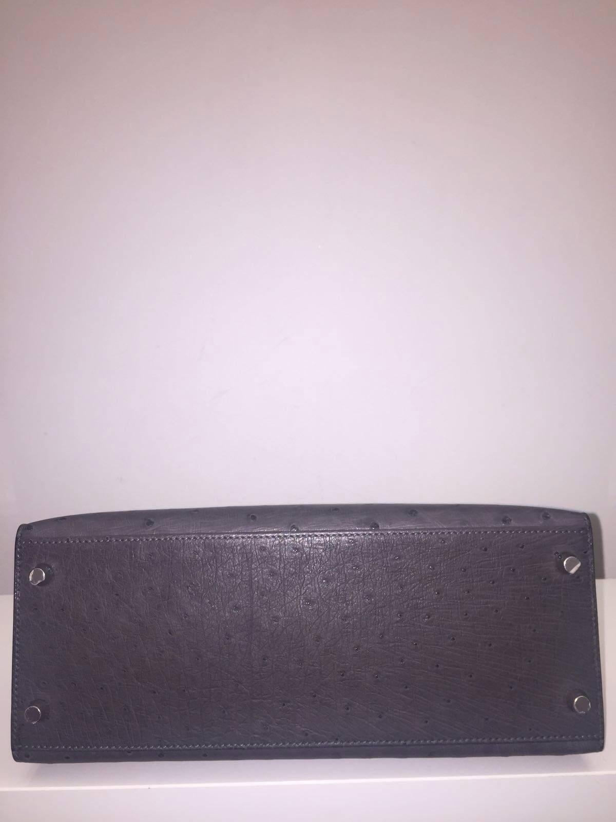 Brand New Hermes Kelly 28 Graphite Ostrich PHW In New Condition For Sale In London, GB