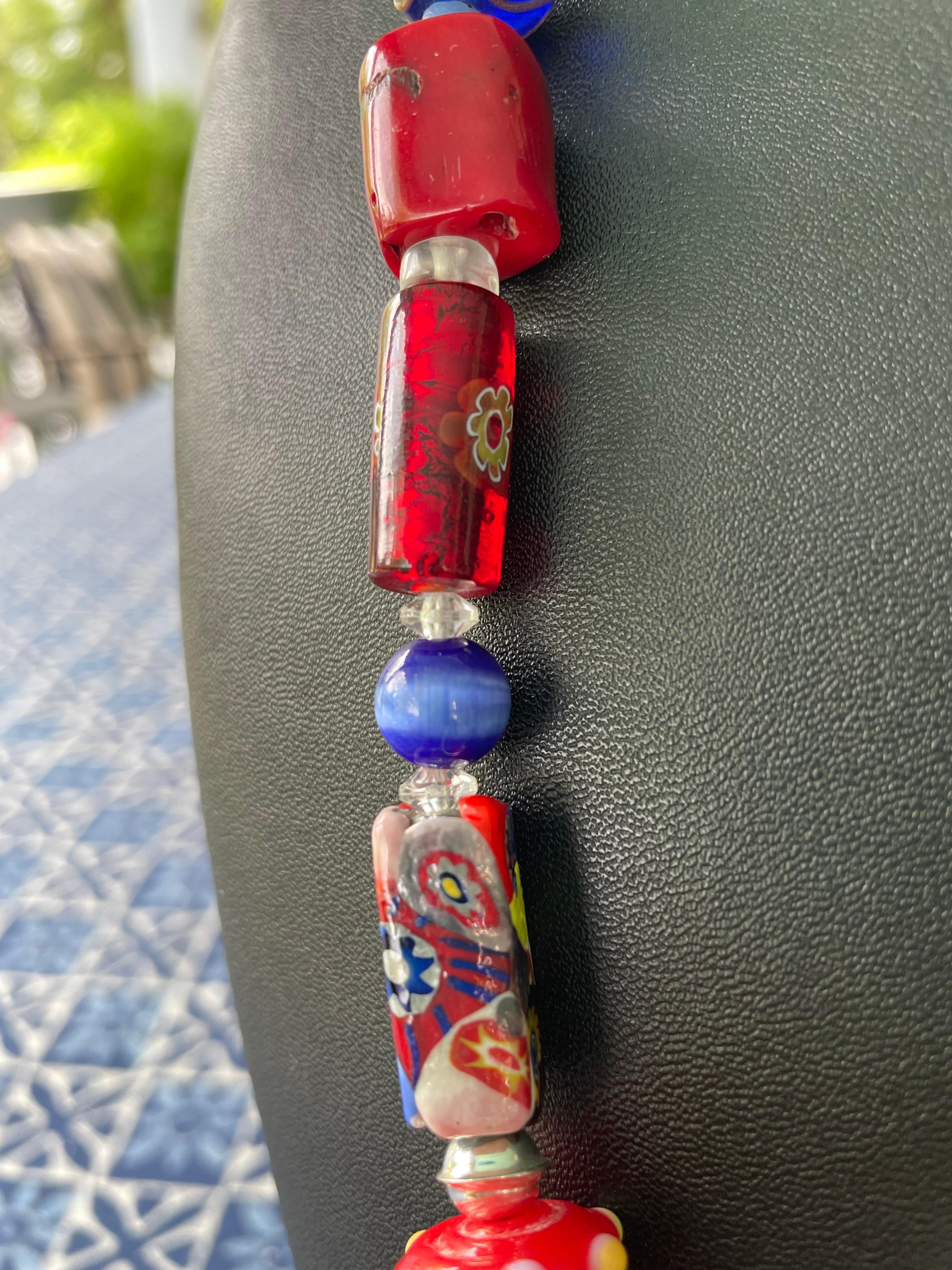 LB offre una collana di corallo e turchese in vetro SS in vendita 4