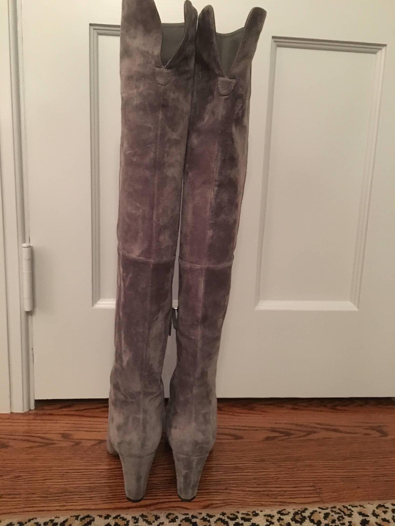 Contemporary Chanel High Boots in Gray In Excellent Condition In Stamford, CT