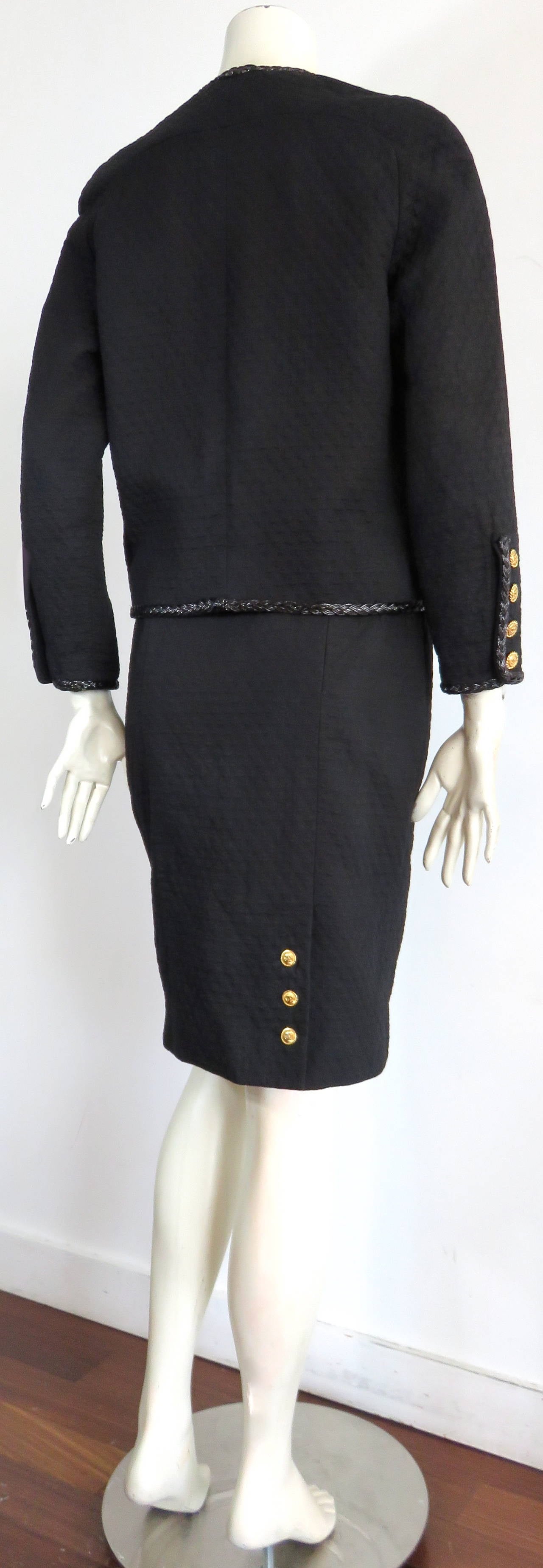 1980's CHANEL Diamond quilted skirt suit 3