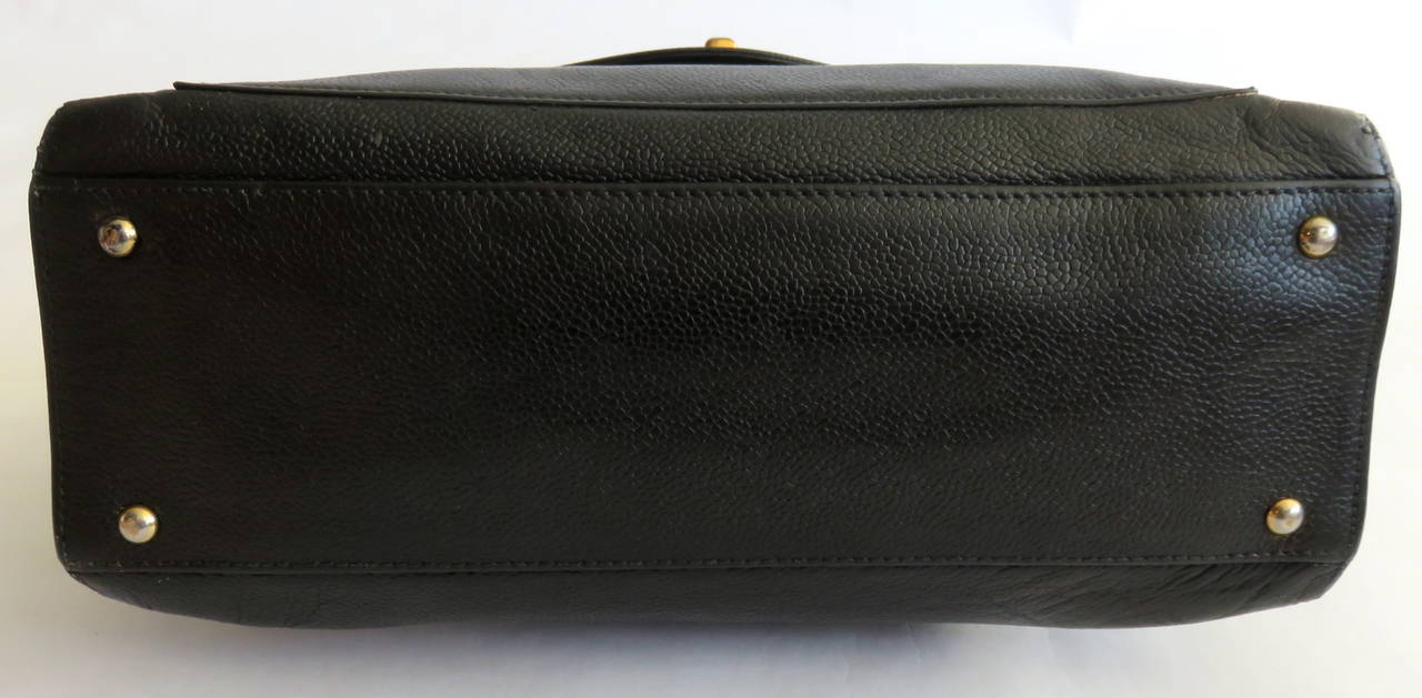 1980's CHANEL Black pebbled leather handbag 3