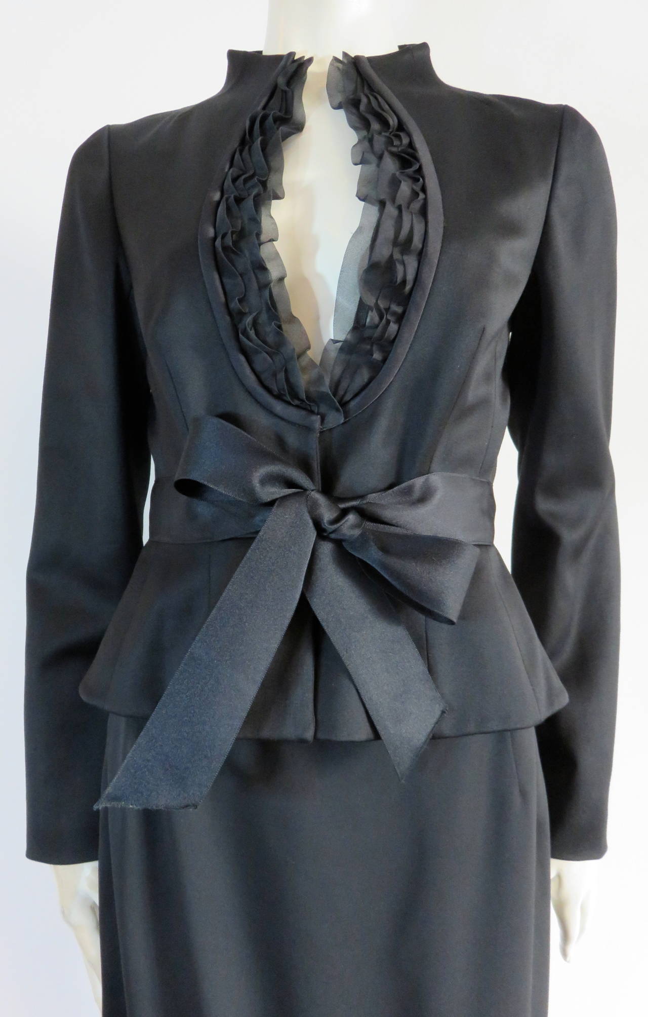 VALENTINO Ruffle detail skirt suit In Excellent Condition In Newport Beach, CA
