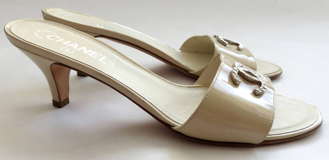 CHANEL PARIS Patent leather mules shoes 2