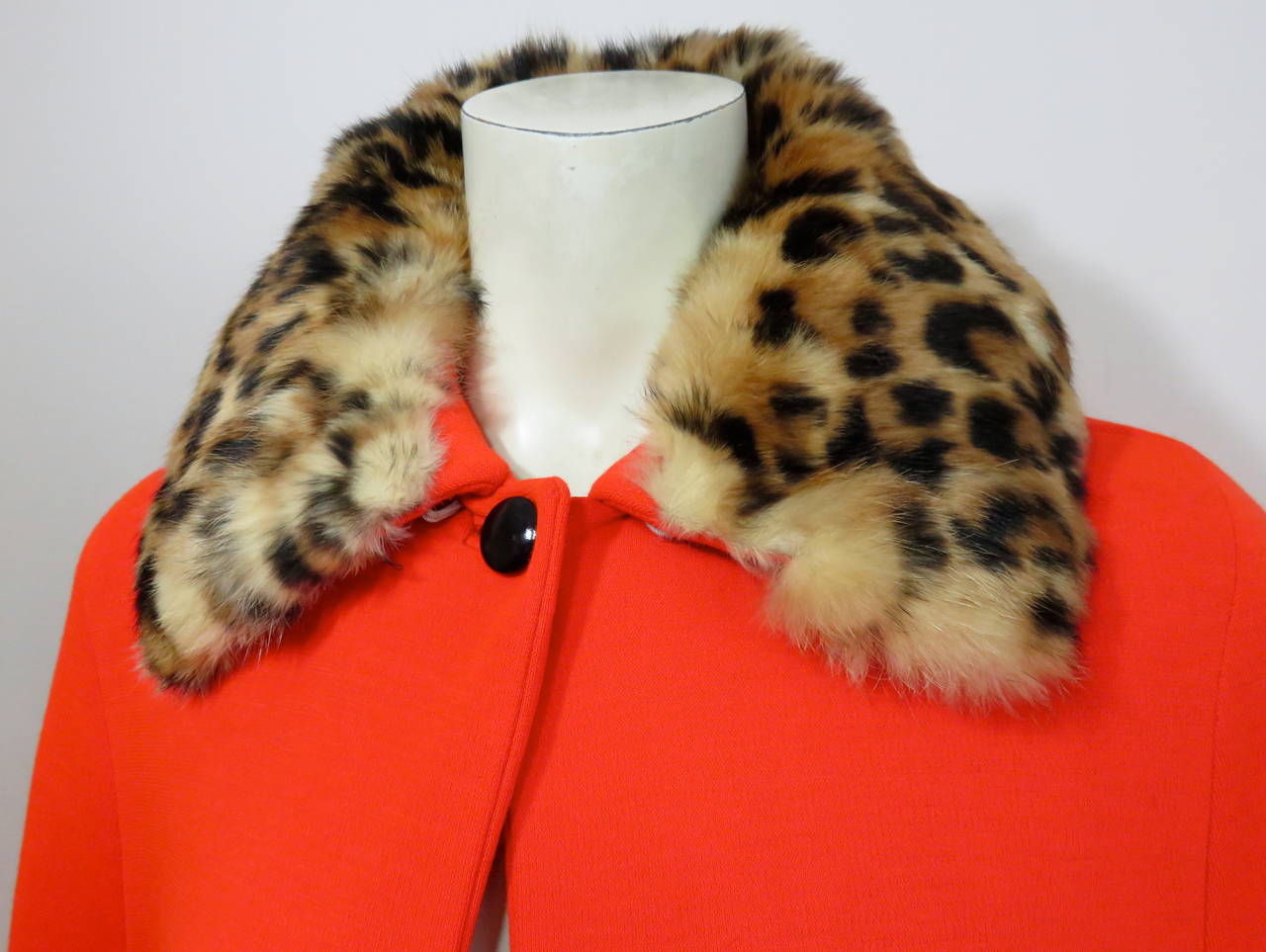 1960's LILLI ANN Fur trimmed cape 1