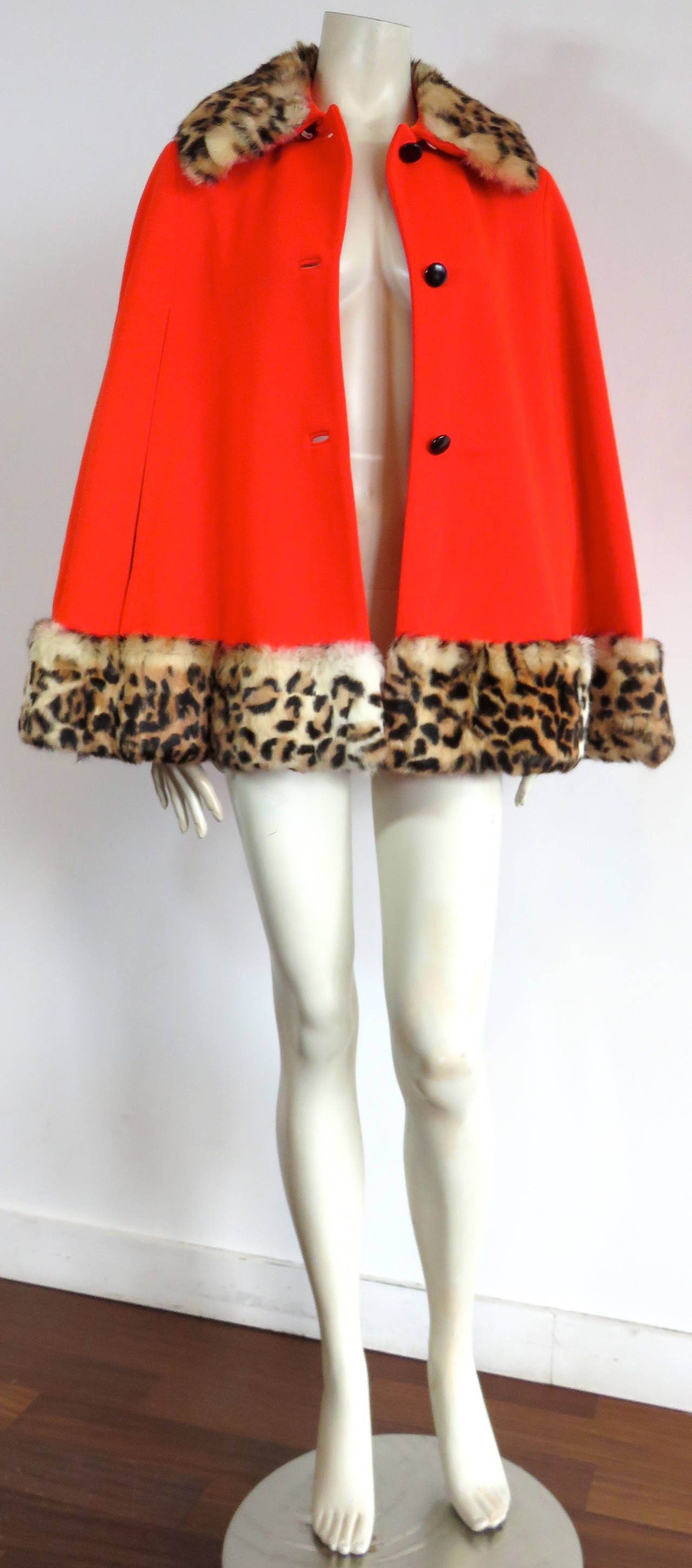 1960's LILLI ANN Fur trimmed cape 3