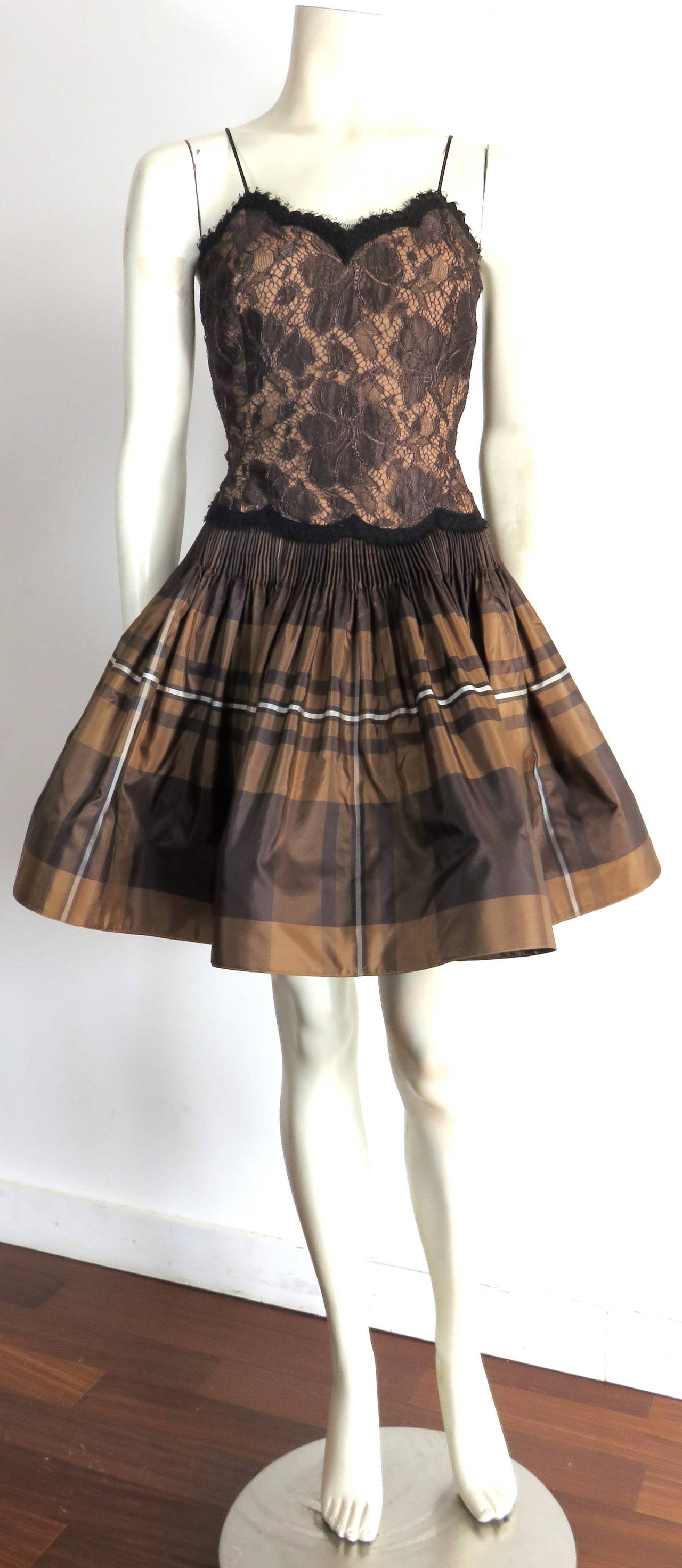 1980's GEOFFREY BEENE Lace & taffeta cocktail dress For Sale 1