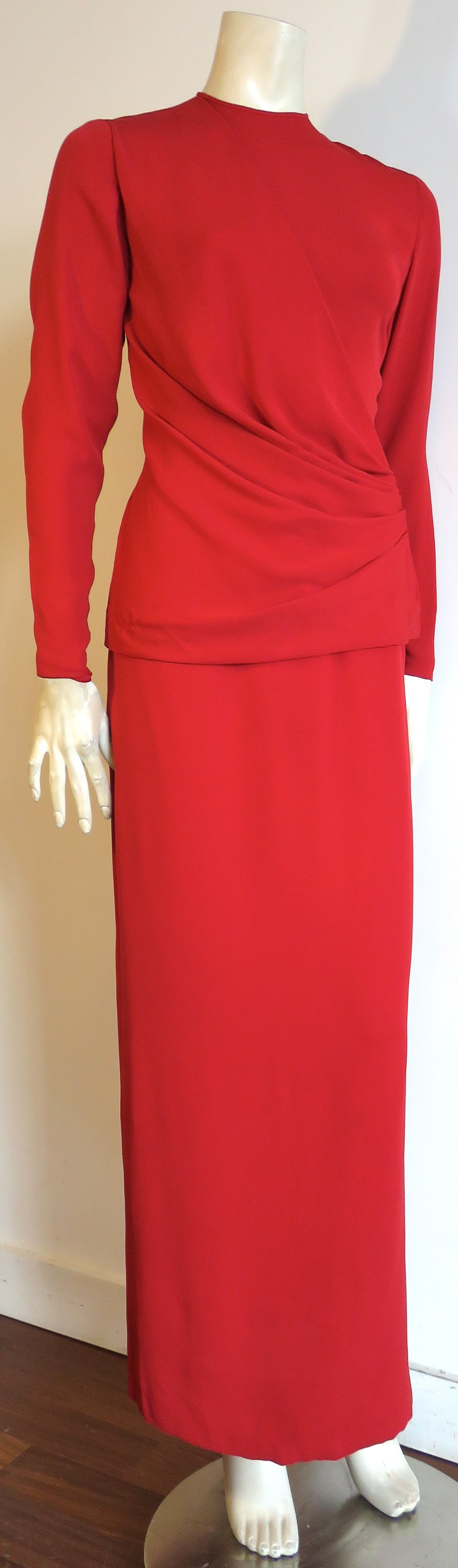 1980's GALANOS Red silk crepe 2pc. skirt & tunic set For Sale 2