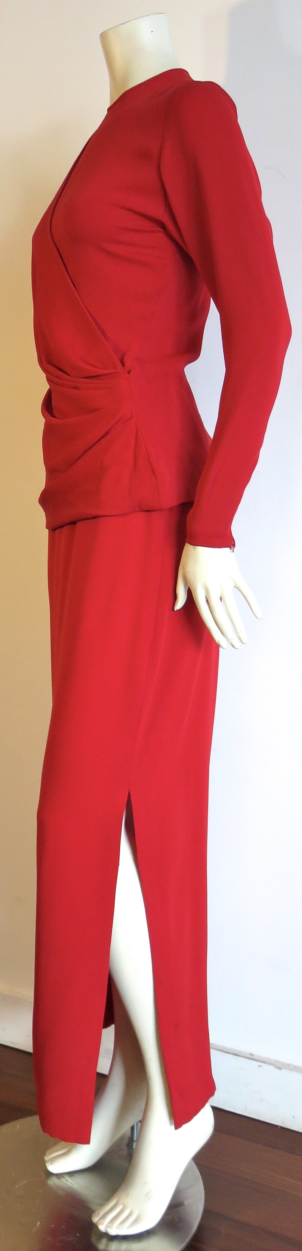1980's GALANOS Red silk crepe 2pc. skirt & tunic set In Excellent Condition For Sale In Newport Beach, CA