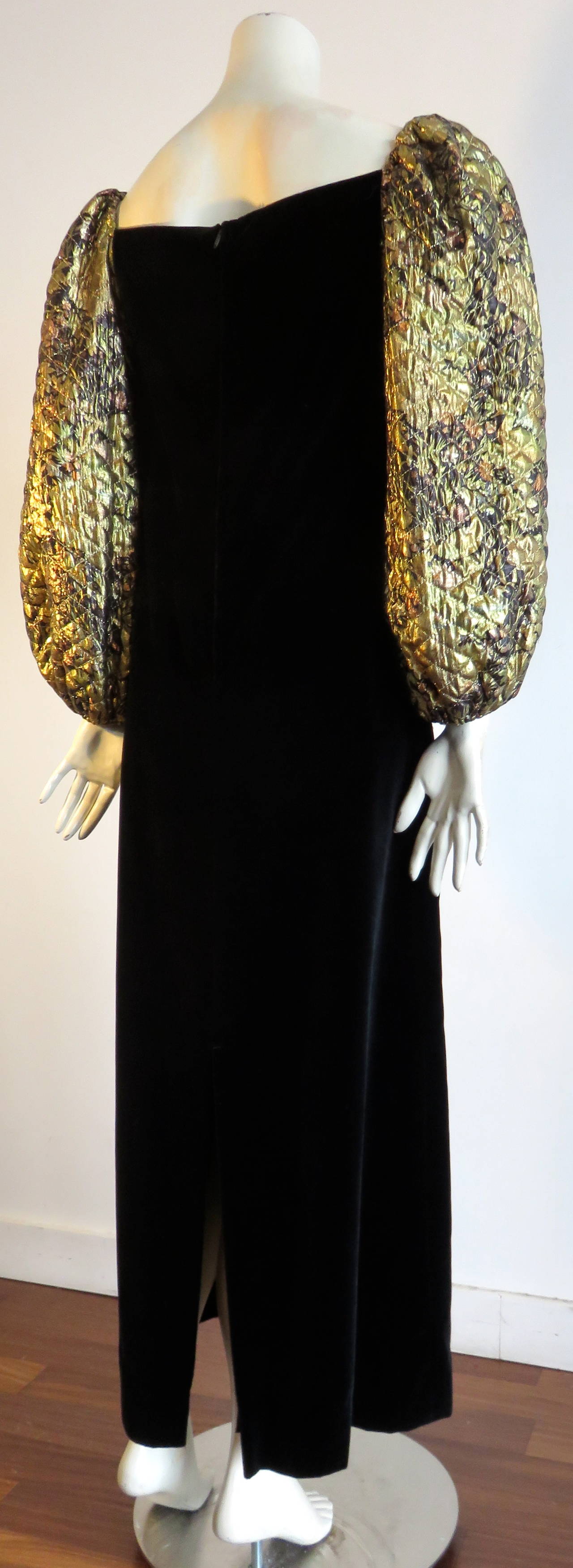1980's PIERRE BALMAIN Volume sleeved evening gown dress For Sale 2