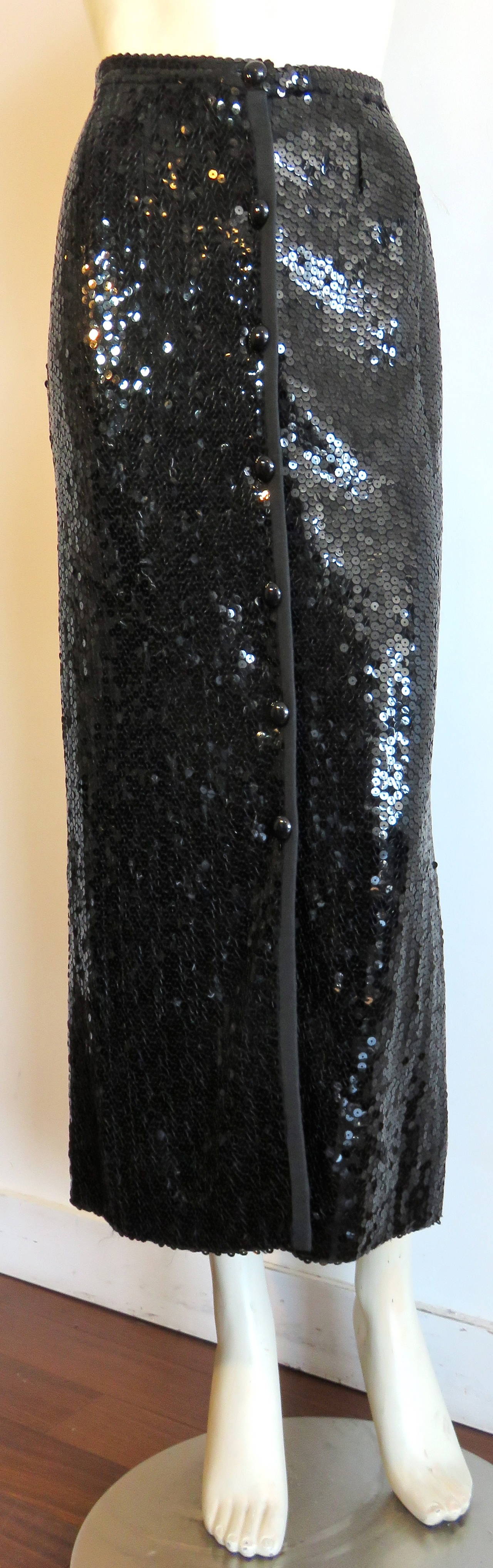 1970's VALENTINO Sparkling black sequin evening set For Sale 3