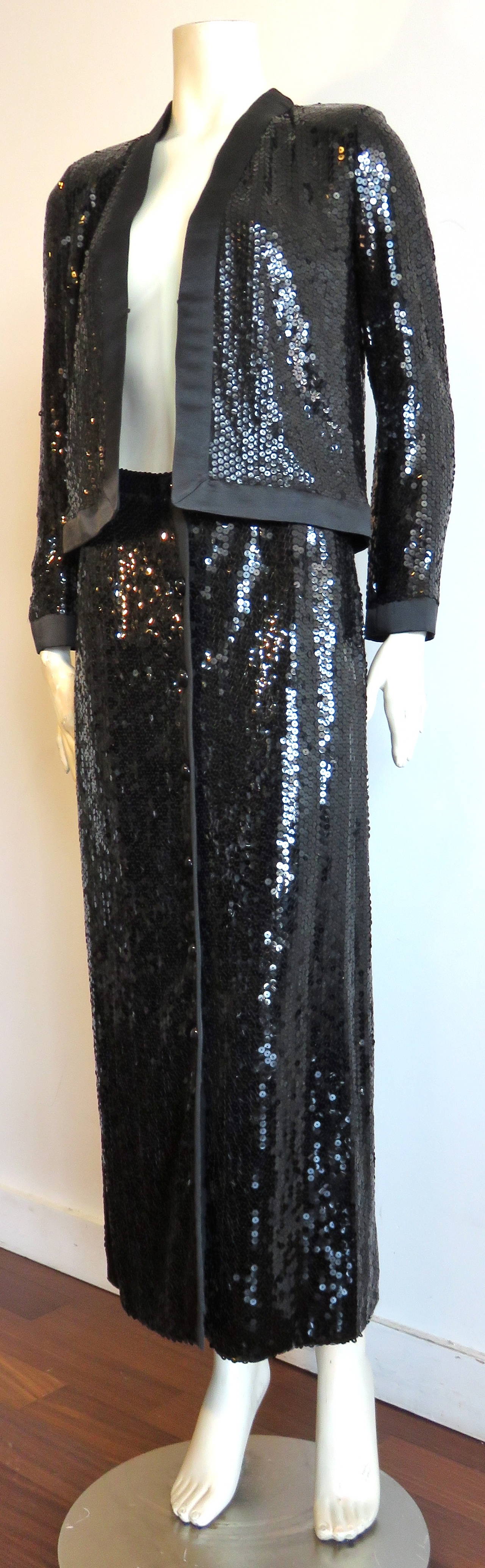 1970's VALENTINO Sparkling black sequin evening set For Sale 4