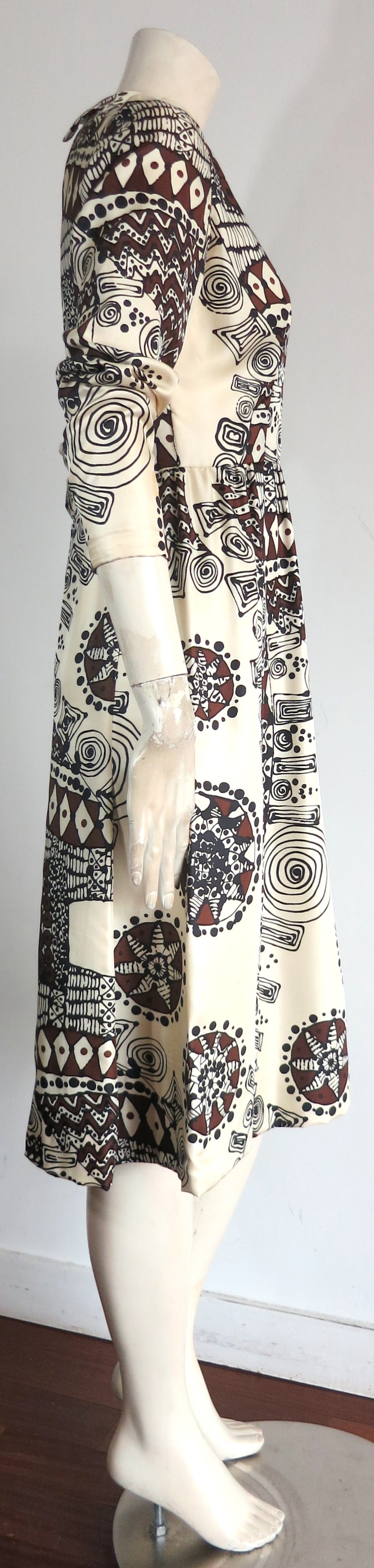 1960's ADELE SIMPSON Printed silk dress In Excellent Condition For Sale In Newport Beach, CA