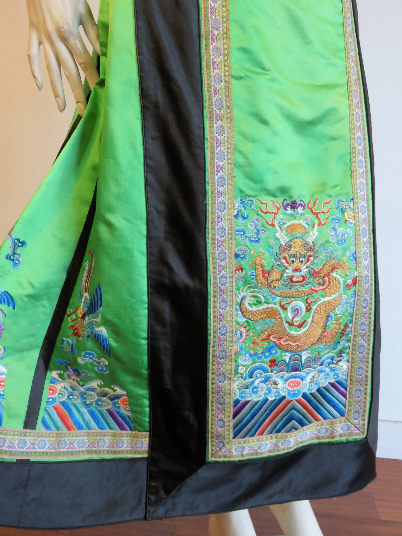 Vintage CHINESE Embroidered silk satin 2pc. set 4