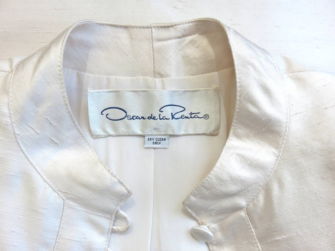 1980's OSCAR DE LA RENTA Silk Shantung Nehru-style jacket For Sale 2