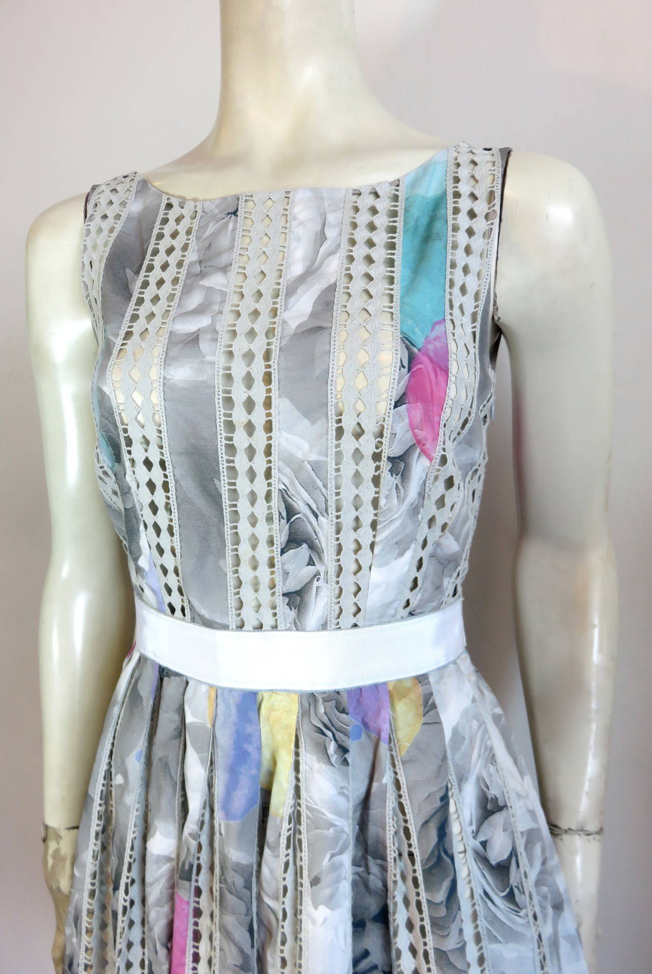 MOSCHINO Printed day dress In Excellent Condition In Newport Beach, CA