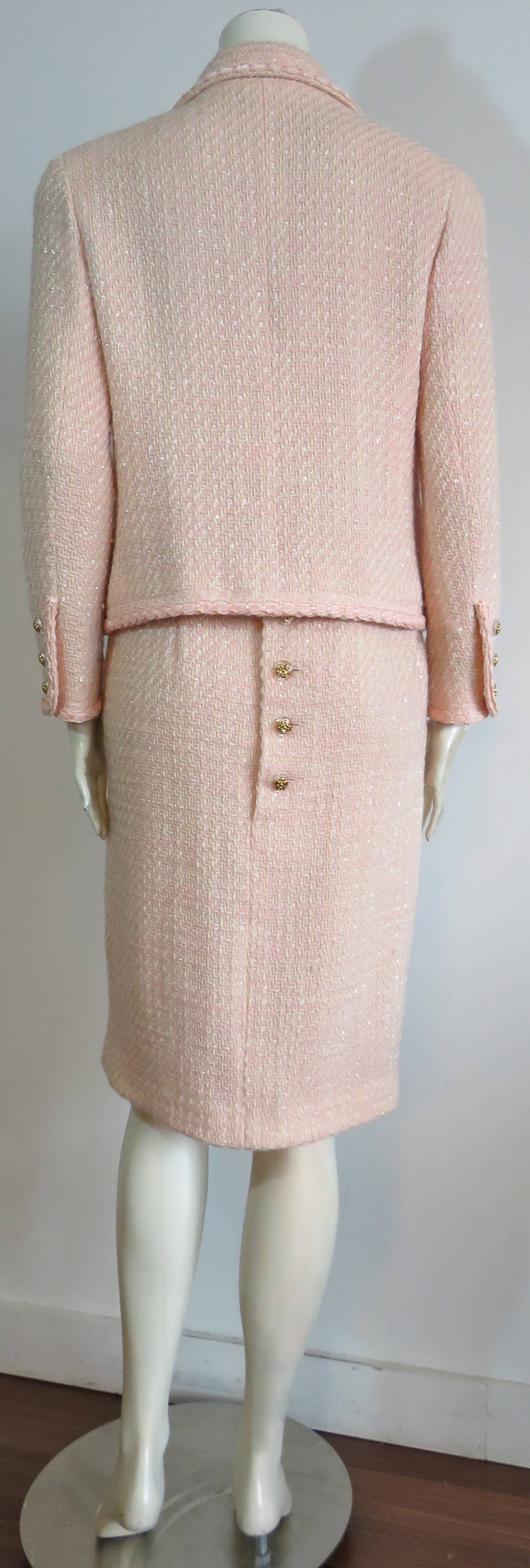 CHANEL PARIS Pink & ivory tweed 2pc. skirt suit In Excellent Condition In Newport Beach, CA