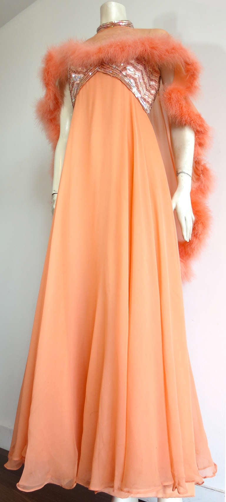 1960's Beaded silk dress & marabou evening cape In Excellent Condition For Sale In Newport Beach, CA