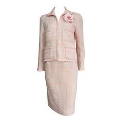 Vintage CHANEL PARIS Pink & ivory tweed 2pc. skirt suit