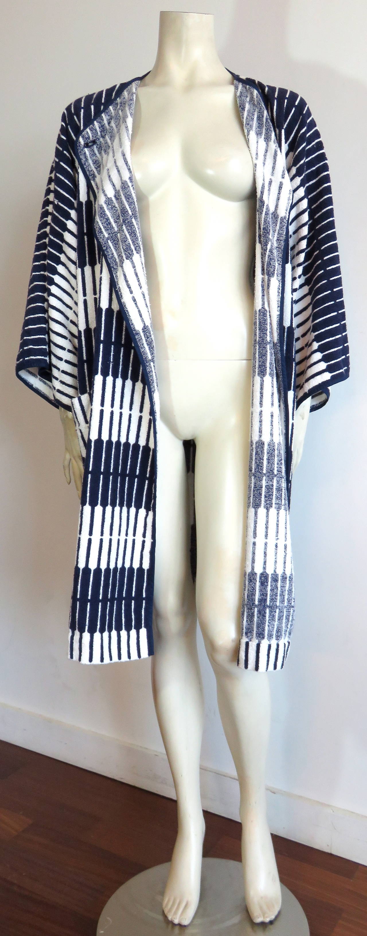 1970's GIVENCHY Couture pristine french terry robe / cover-up 5