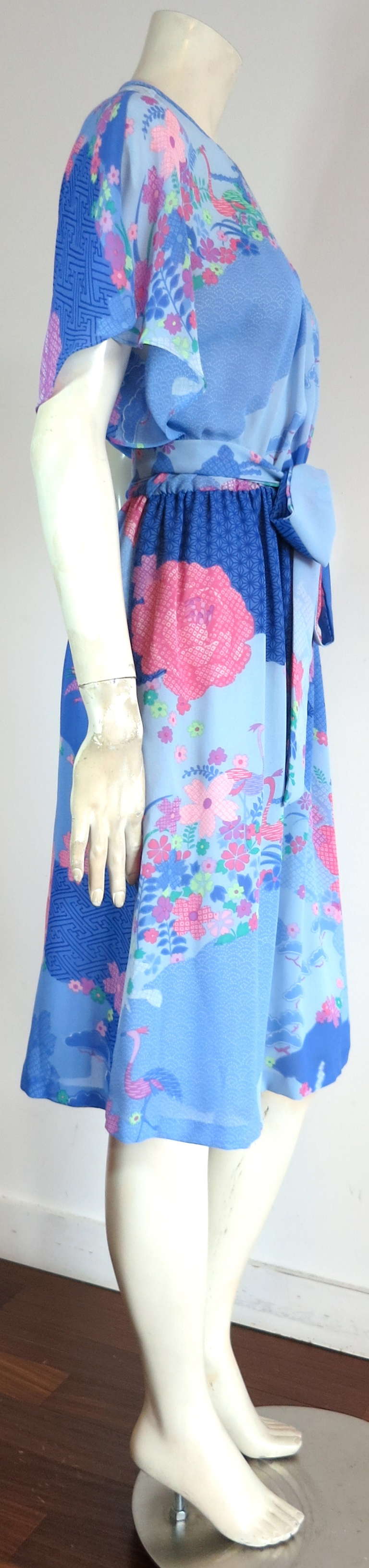 Vintage HANAE MORI Japanese floral crepe dress For Sale 2
