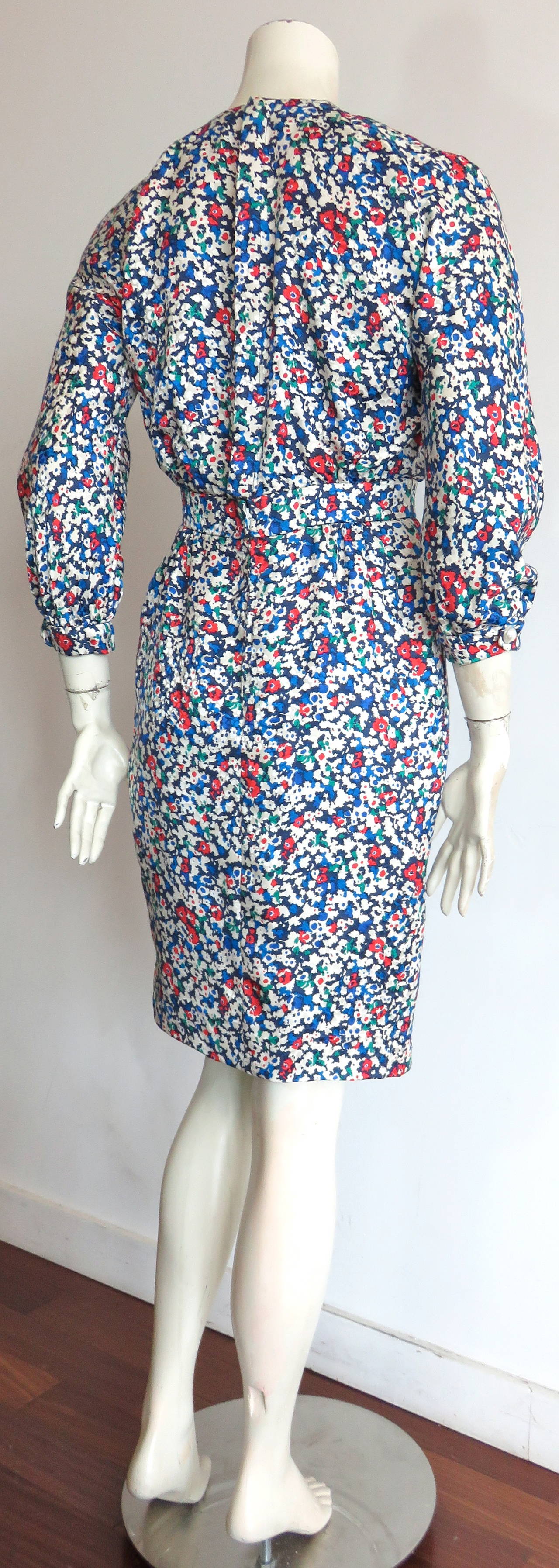 Women's 1980's VALENTINO Silk floral day dress For Sale