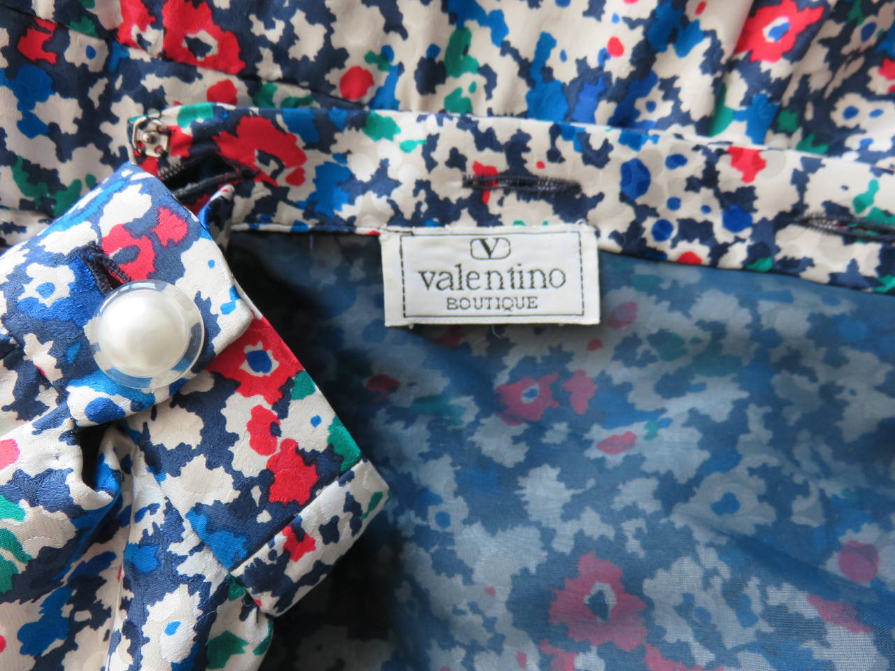 1980's VALENTINO Silk floral day dress For Sale 2