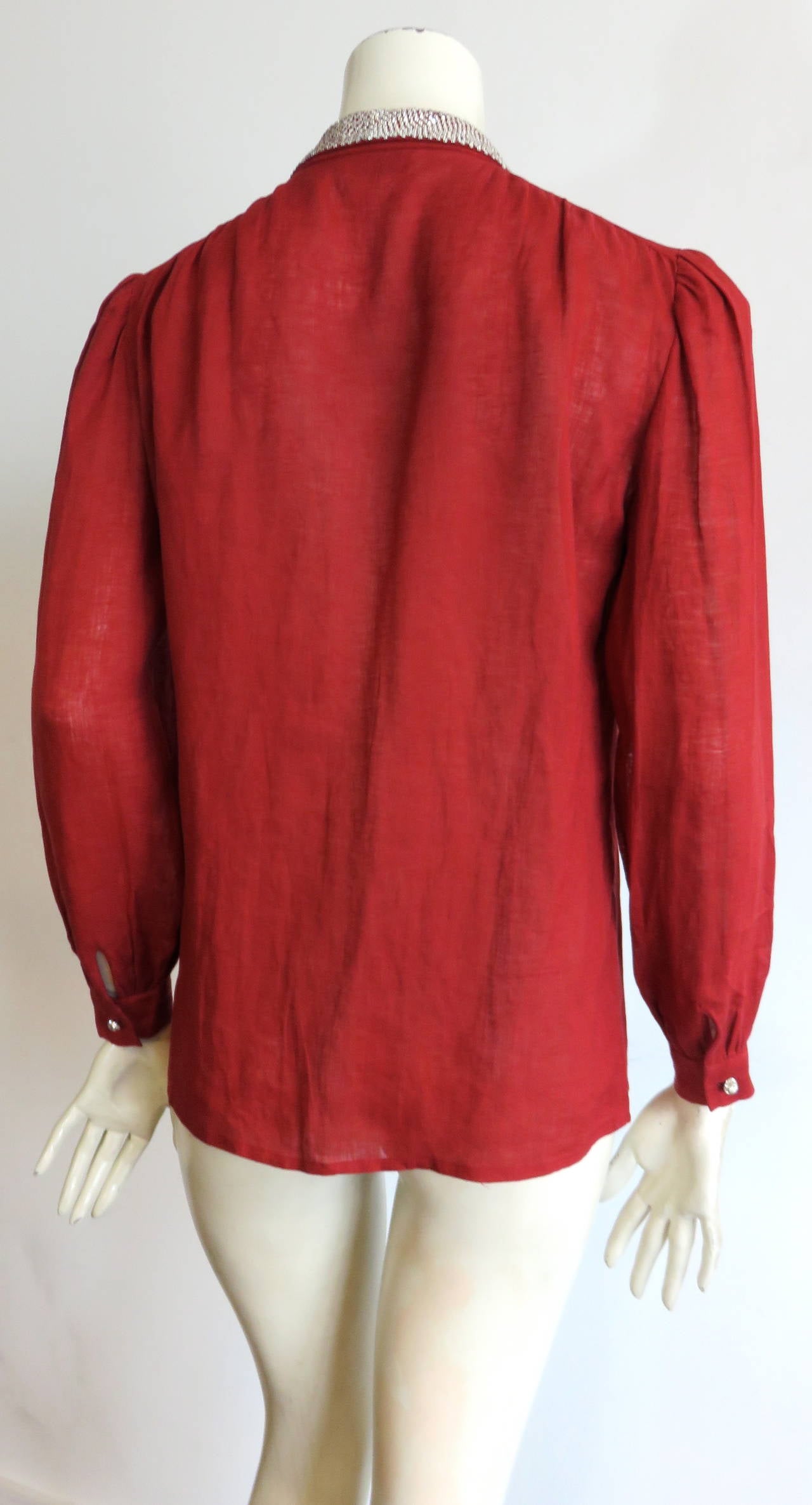 Women's 1980's VALENTINO Crystal 'V' monogram red linen shirt For Sale