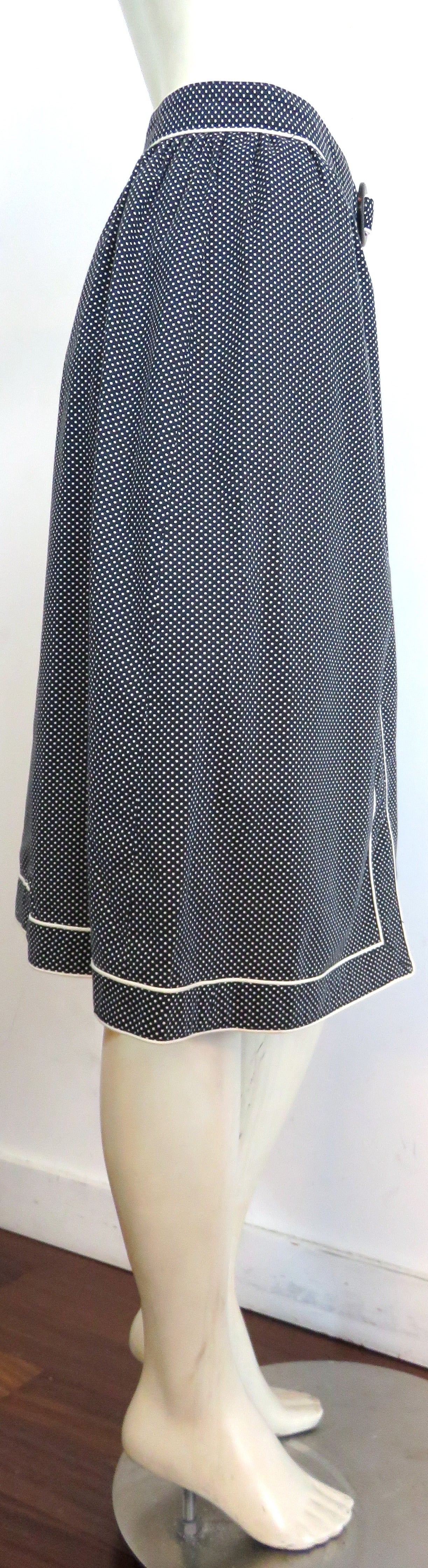 1980's VALENTINO Dotted skirt In Excellent Condition For Sale In Newport Beach, CA